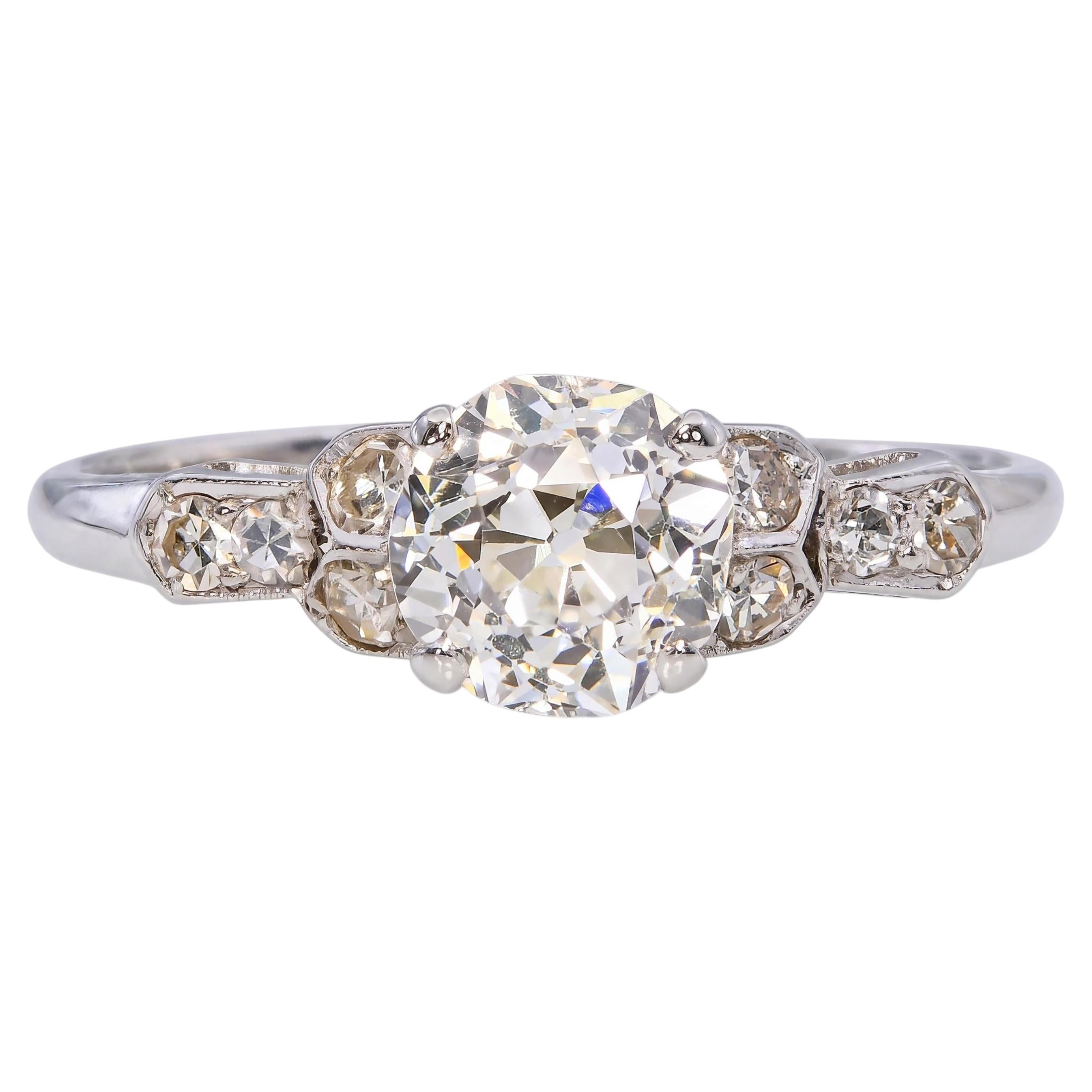 Vintage-Verlobungsring „Le Reine“ aus 17-karätigem Weißgold mit einem „Old Euro“-Diamanten von 0,93 Karat