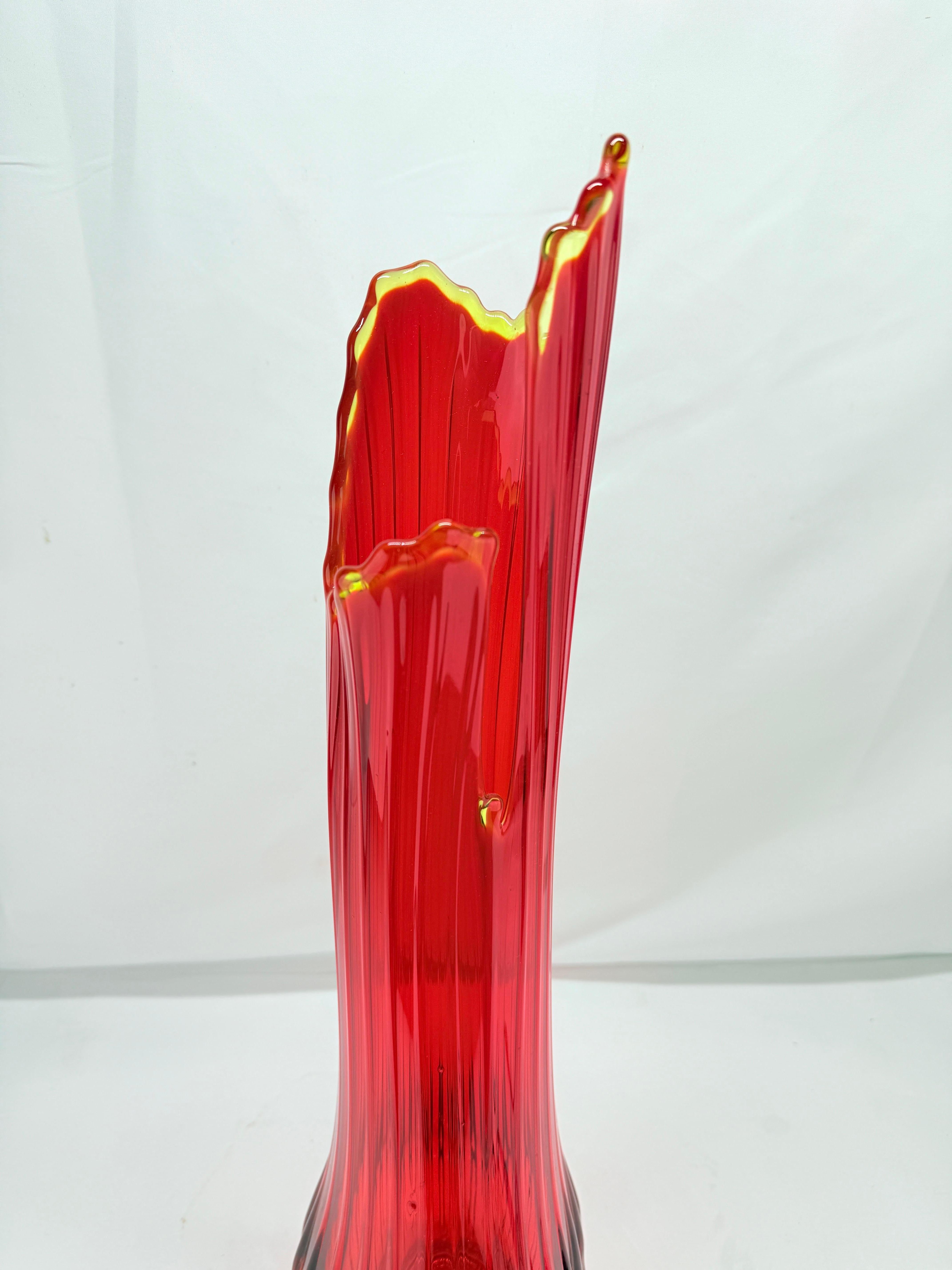 20th Century Vintage L.E. Smith Ruby Red & Amberina Ribbed Swung Vase 25.25