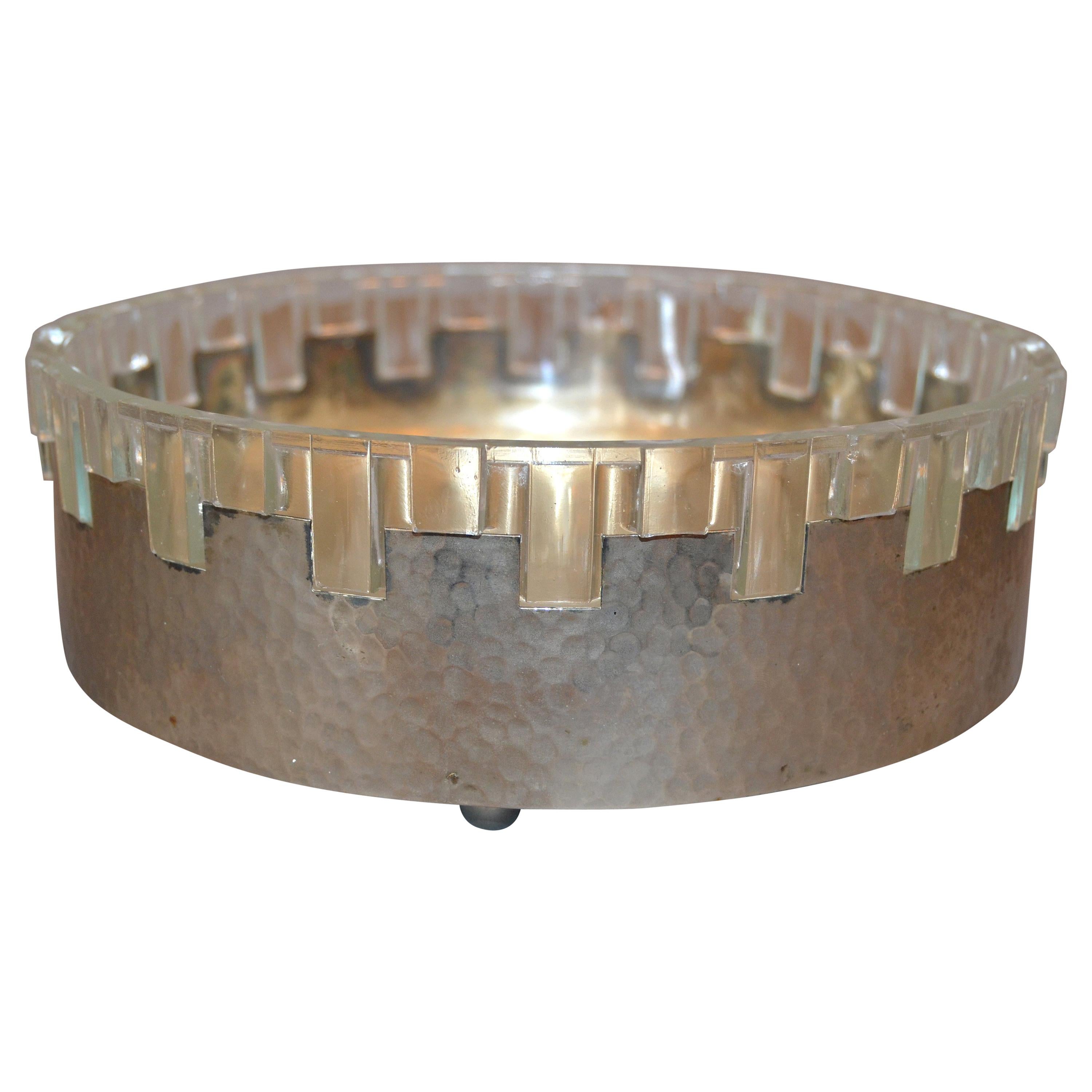 Vintage Bleikristall und gehämmertes Metall Dekorative Schale Servierschüssel England im Angebot