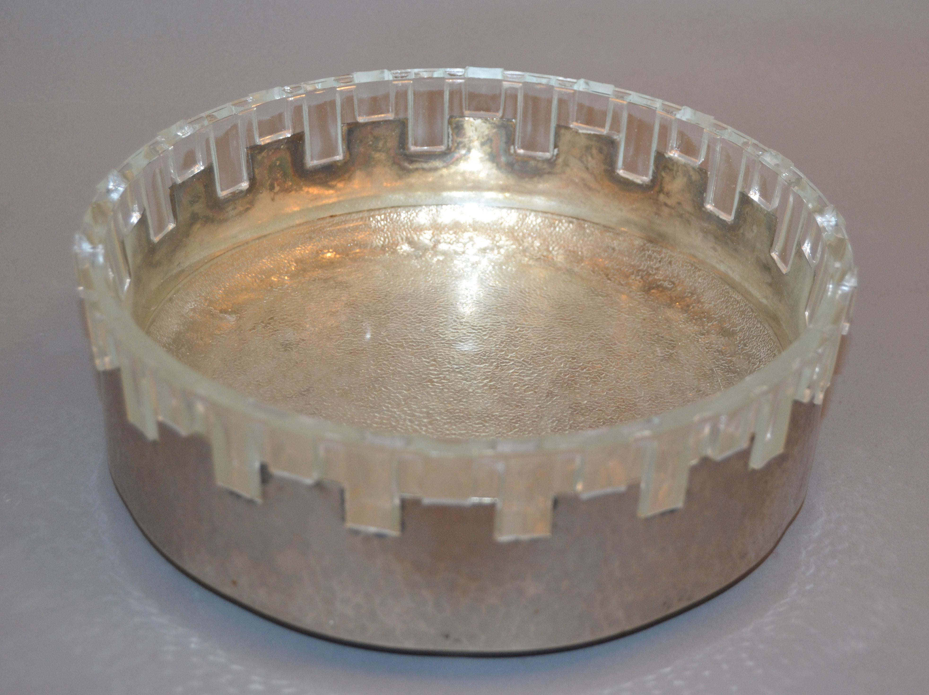 Handmade vintage lead crystal and hammered metal decorative bowl or serving bowl.
1960s unique and rare bowl made in England.
Stamped 'England' underneath.