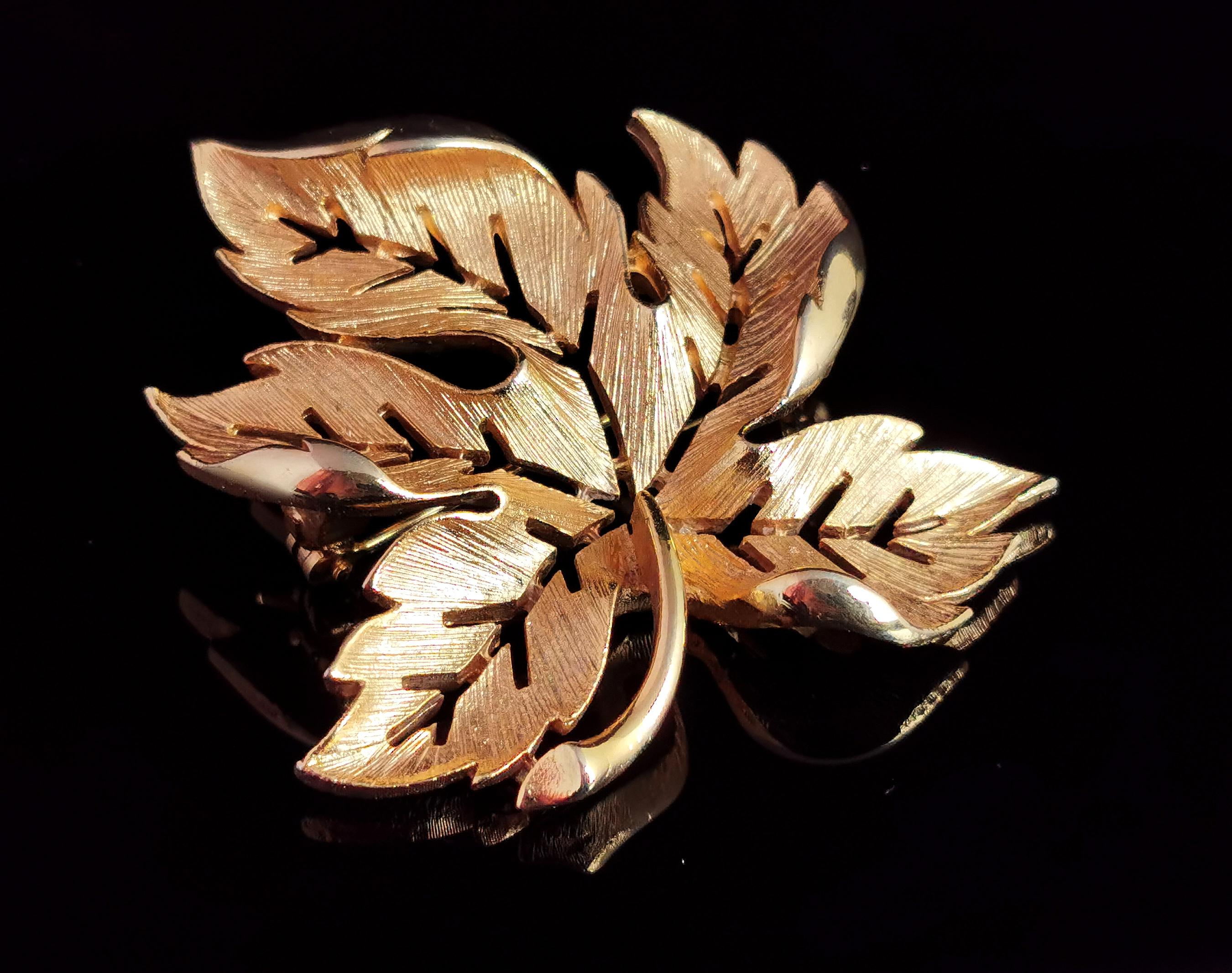Modernist Vintage leaf brooch, gold tone, Sarah Coventry 