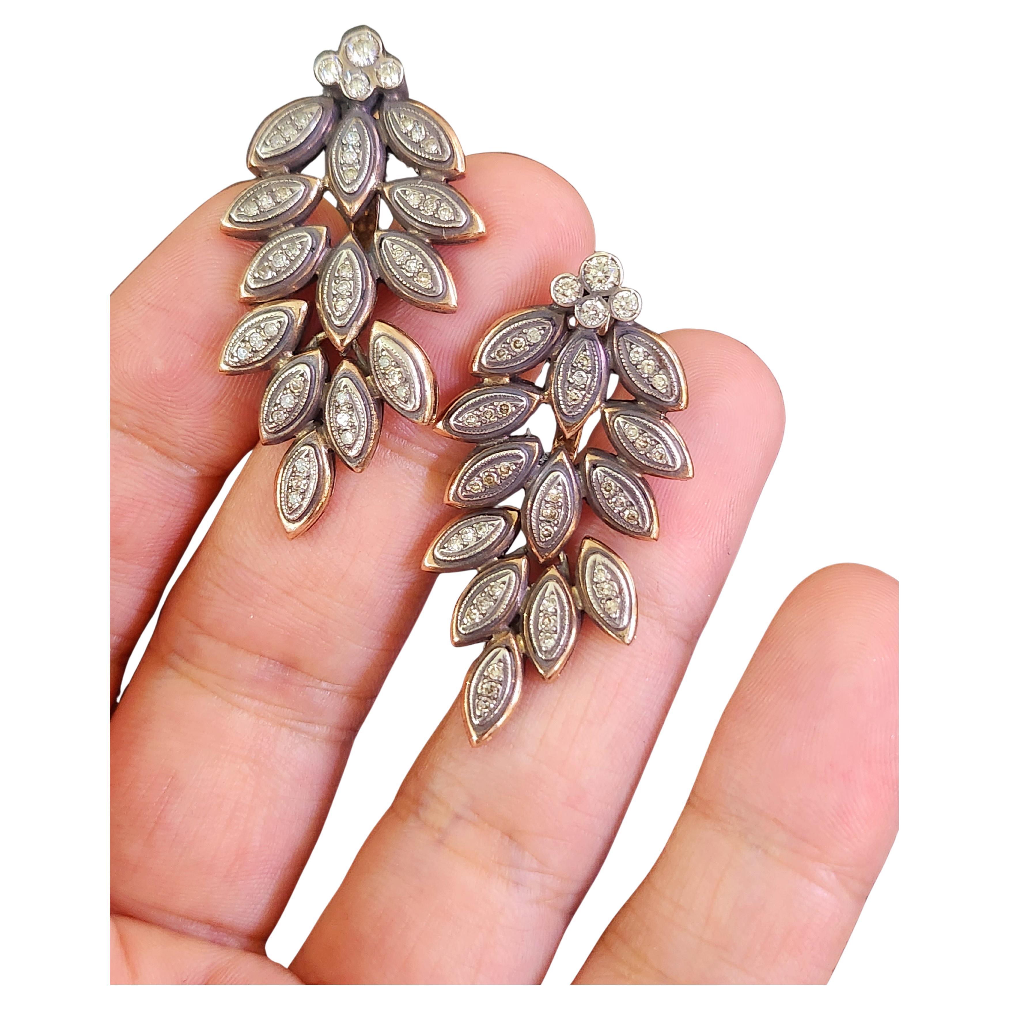 18 Gramm 14k Gold Ohrringe mit Silber in Blatt-Design Ohrringe mit einem geschätzten Diamant Gewicht von 1 Karat insgesamt Ohrringe Länge 4cm gekrönt