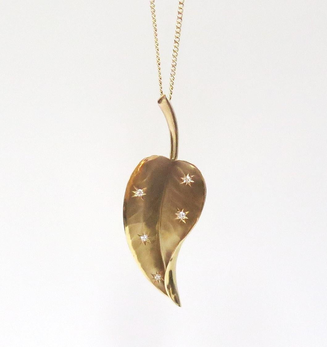 Vintage Leaf with Burnished Diamonds Pendant on Chain, 14 Karat Yellow Gold For Sale 1