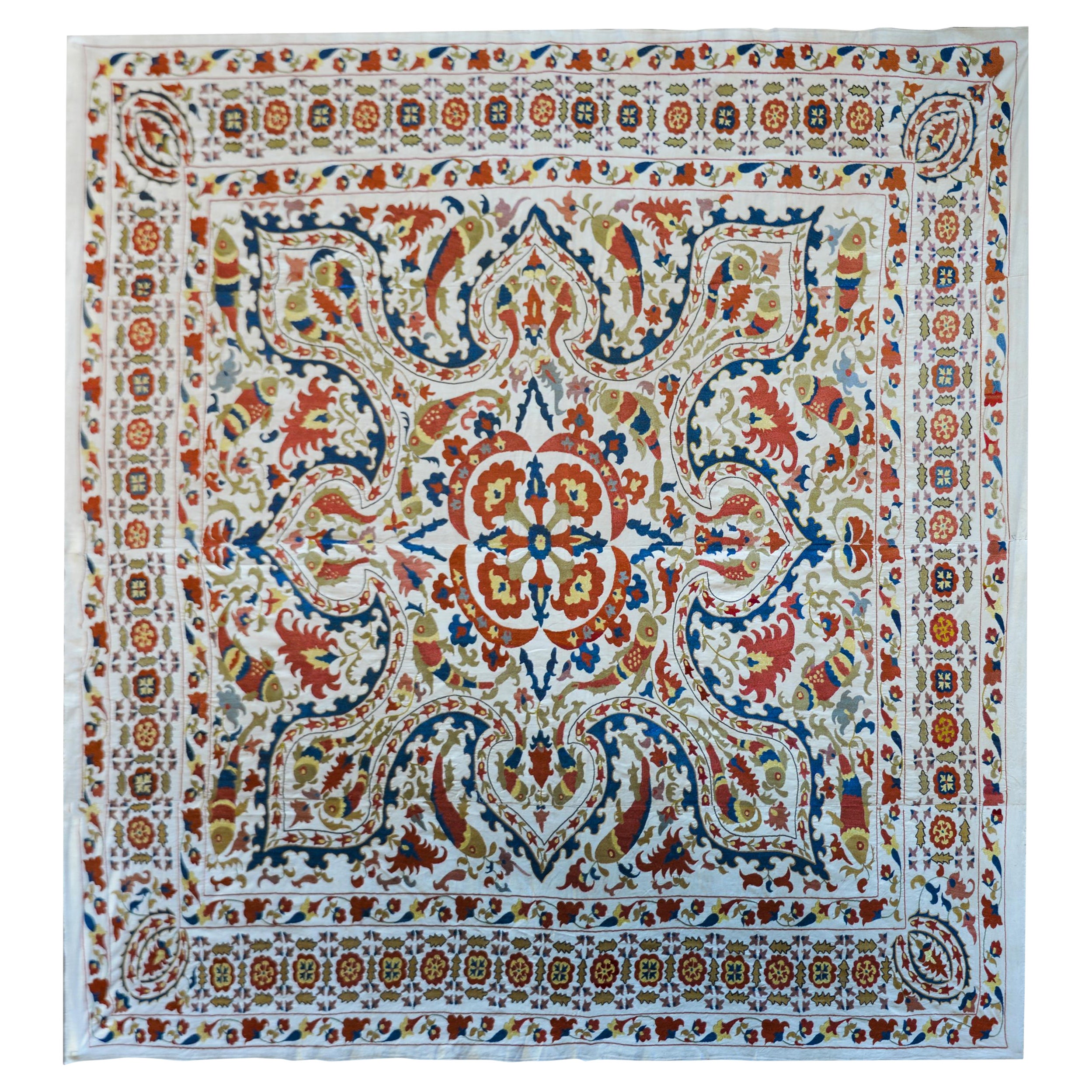 Suzani vintage 'Leaping Fish in vendita