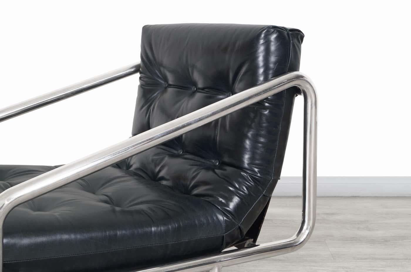 Vintage Lounge-Stühle aus Leder und Aluminium (Ende des 20. Jahrhunderts) im Angebot