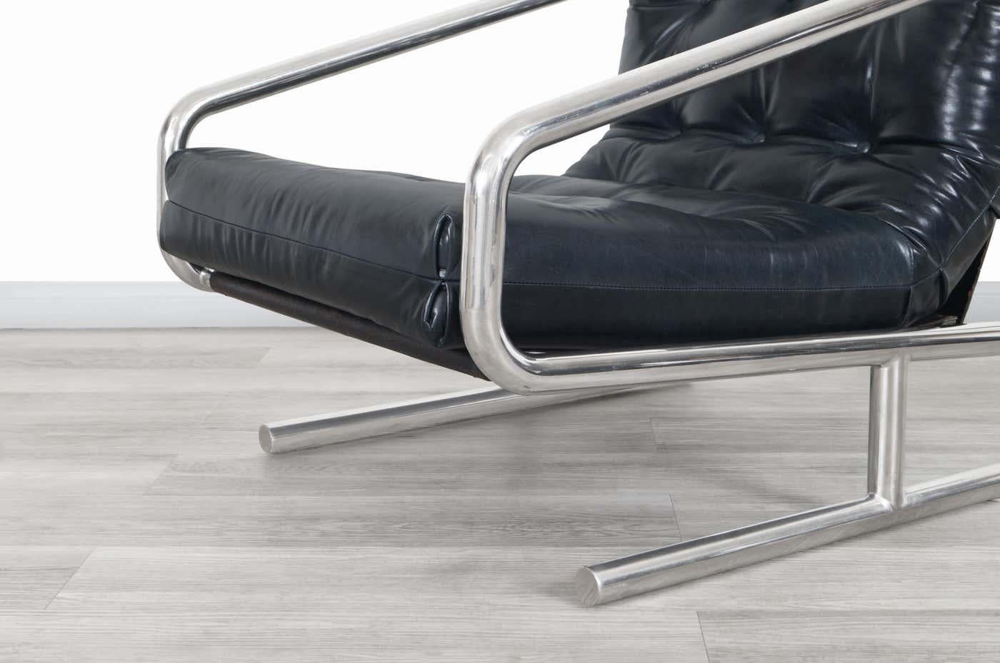 Vintage Lounge-Stühle aus Leder und Aluminium im Angebot 1