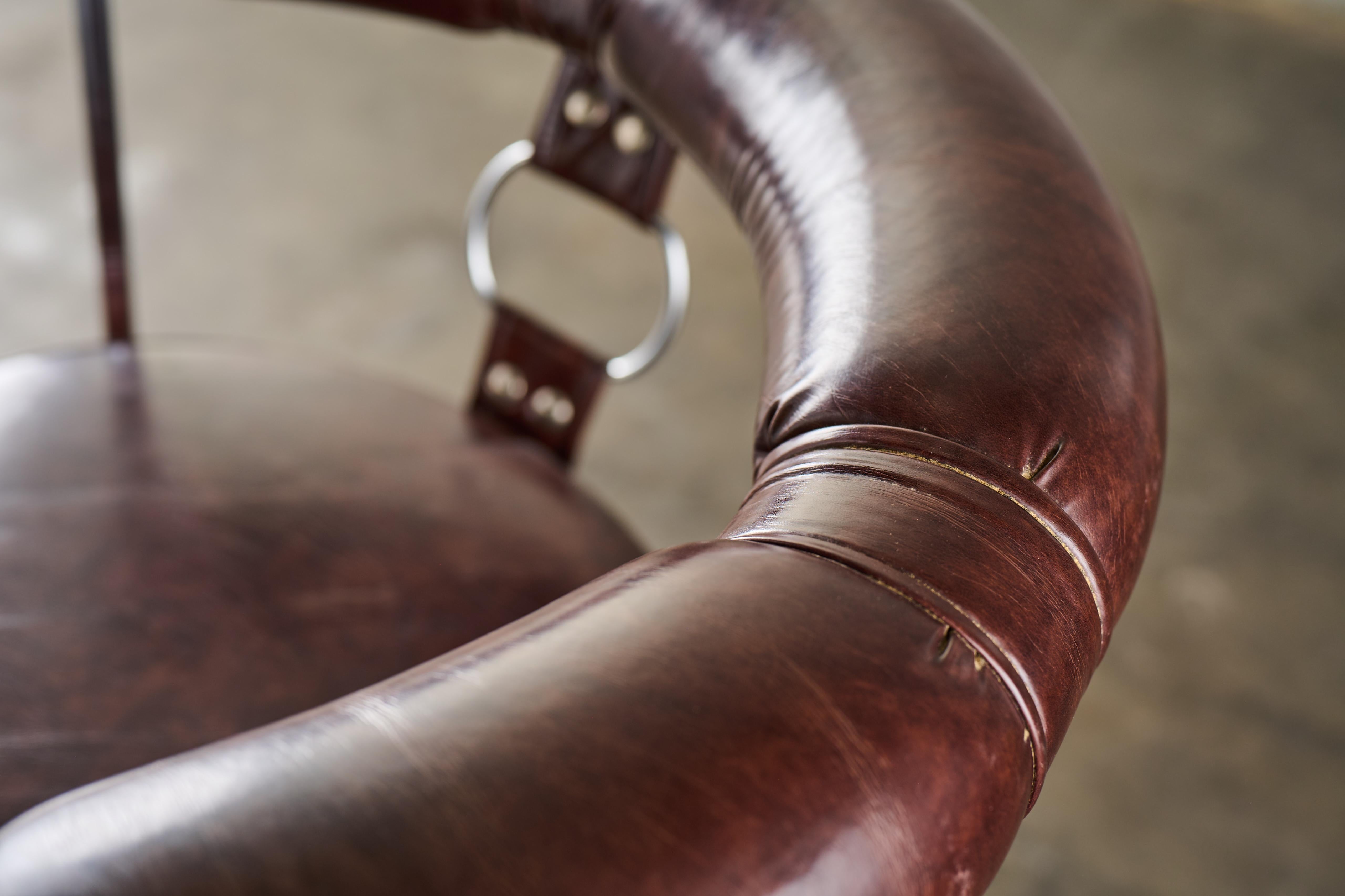 Tabourets de bar pivotants en cuir vintage et chrome (ensemble de 4) en vente 2