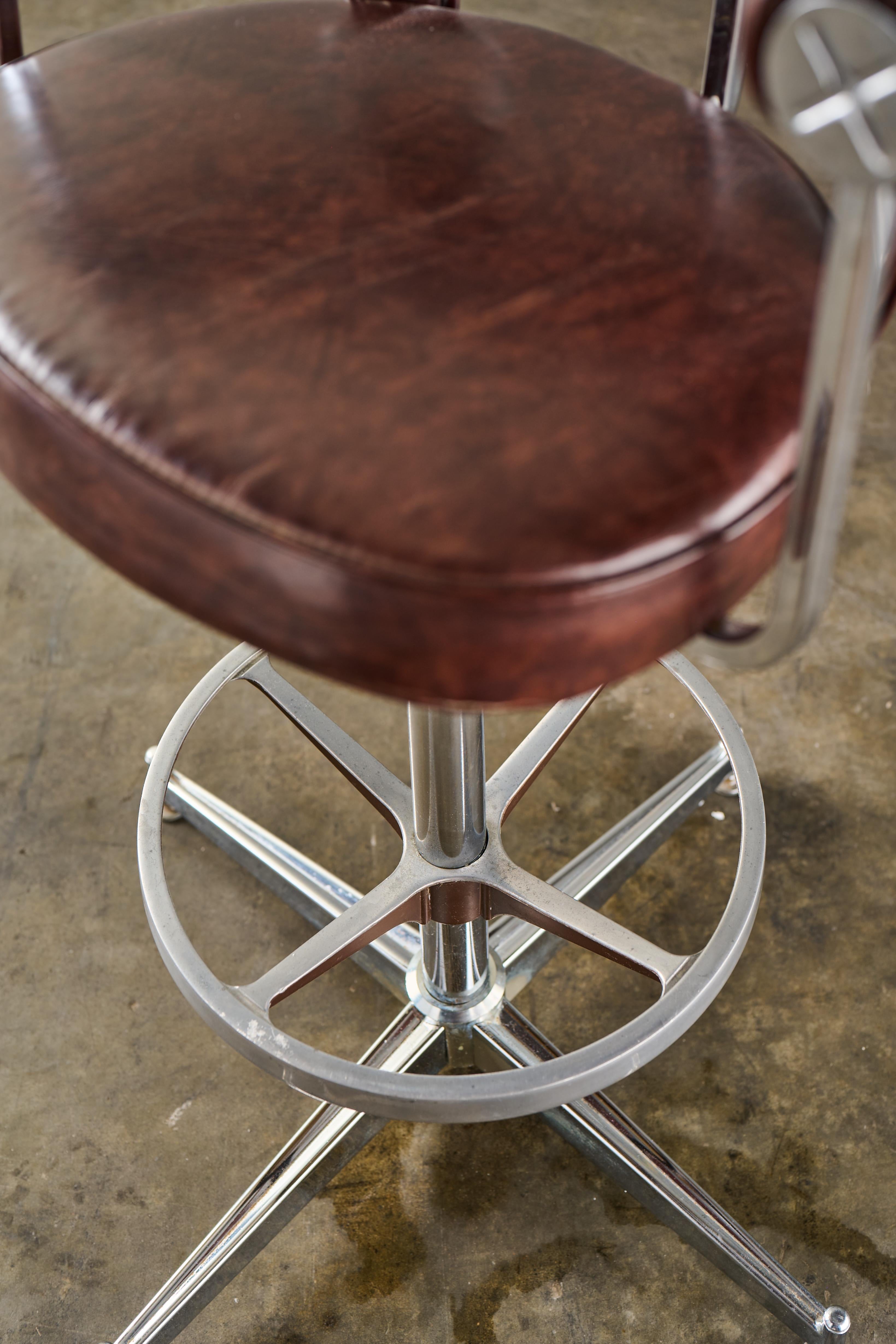 Tabourets de bar pivotants en cuir vintage et chrome (ensemble de 4) en vente 3