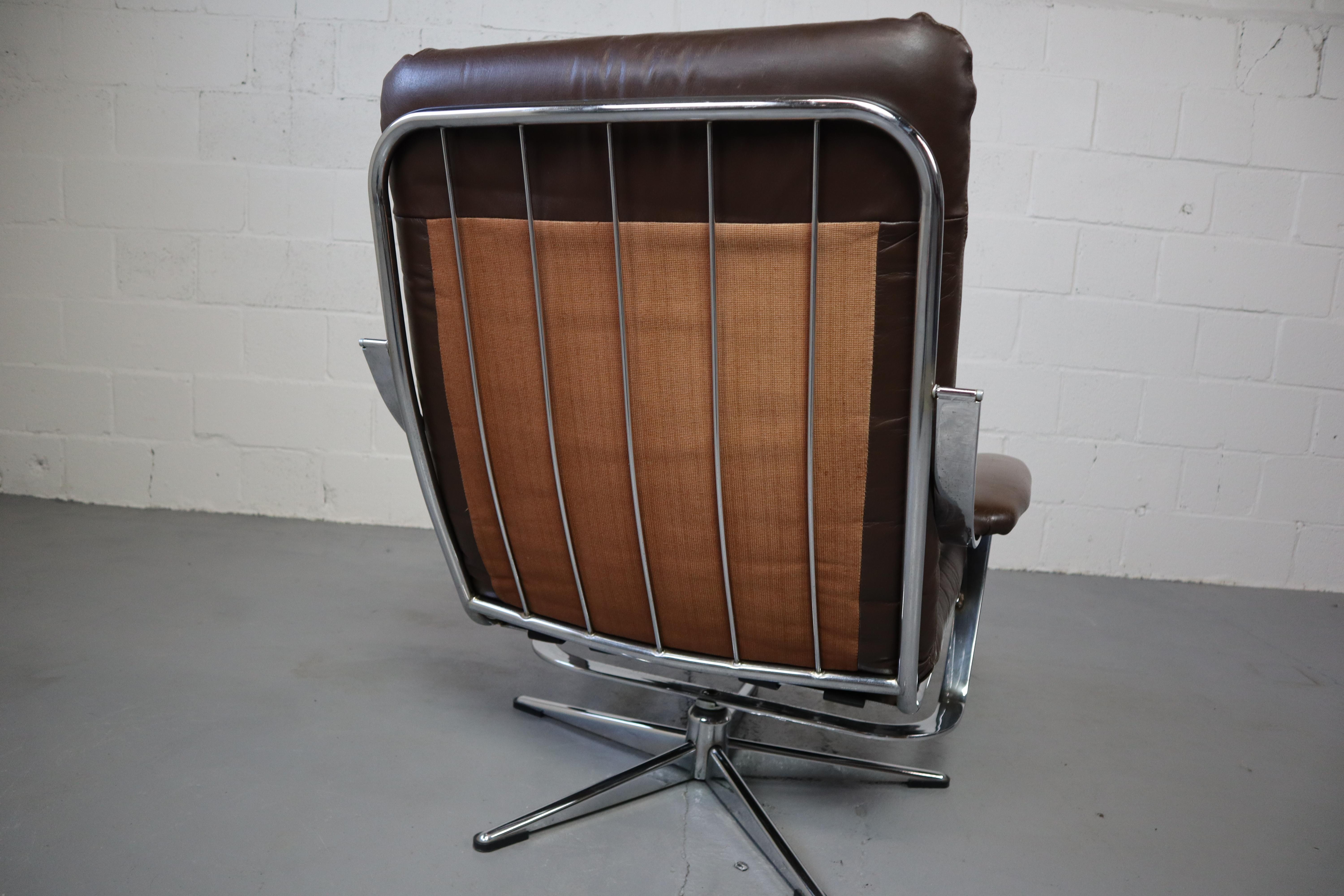 Drehbarer Loungesessel aus Leder und Chrom im Vintage-Stil 2