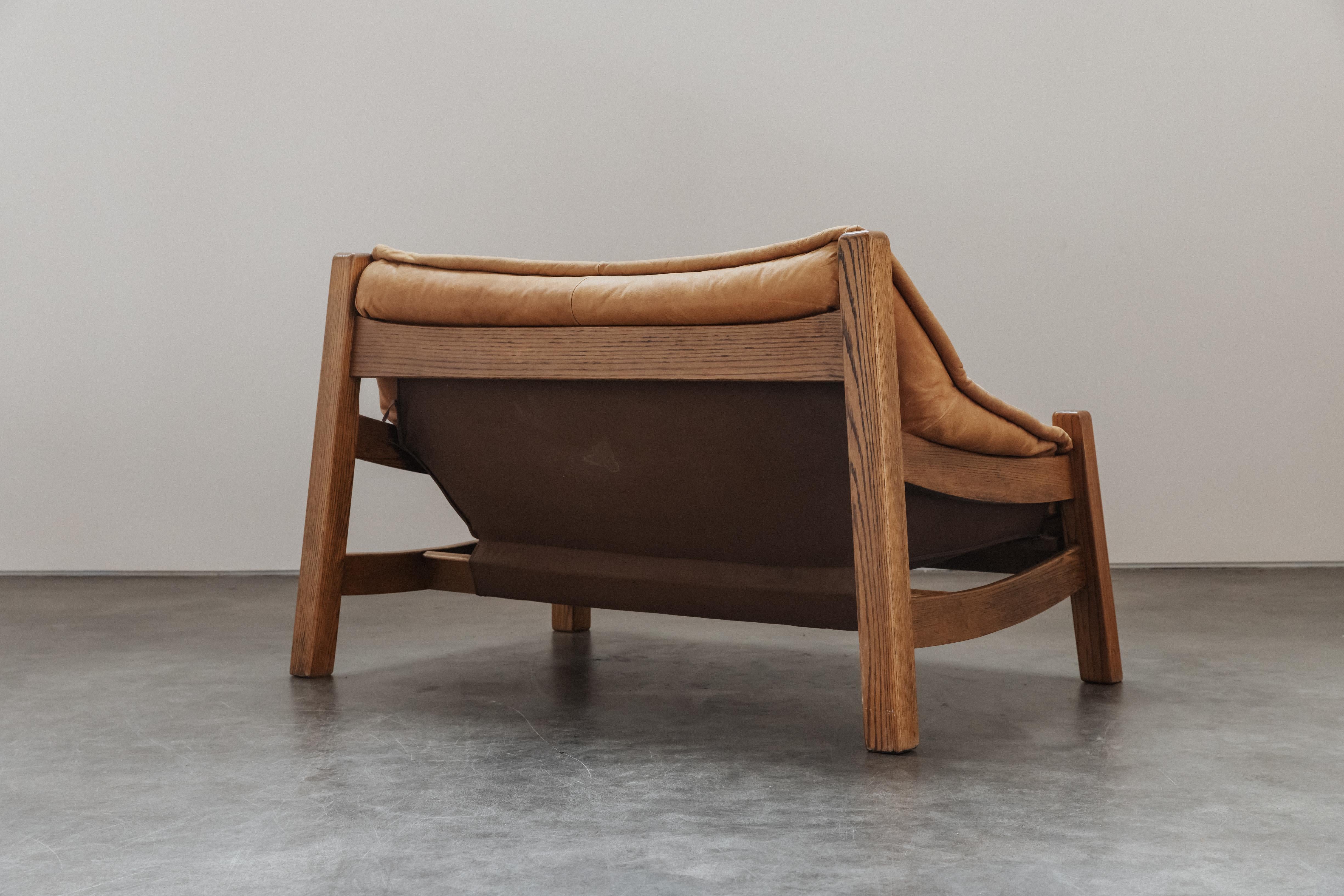 Vintage Leder und Eiche Sofa aus Holland, CIRCA 1970 (Ende des 20. Jahrhunderts)