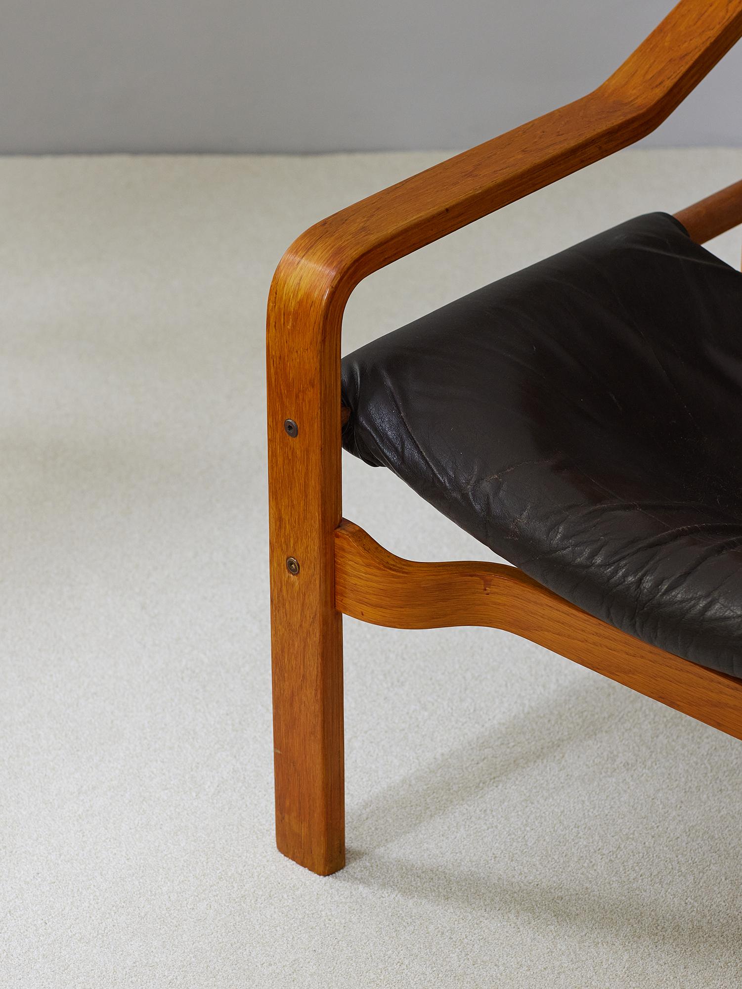 Hungarian Vintage Leather and Plywood Andy Armchair by Janos Bodnar Hungary 1970s For Sale