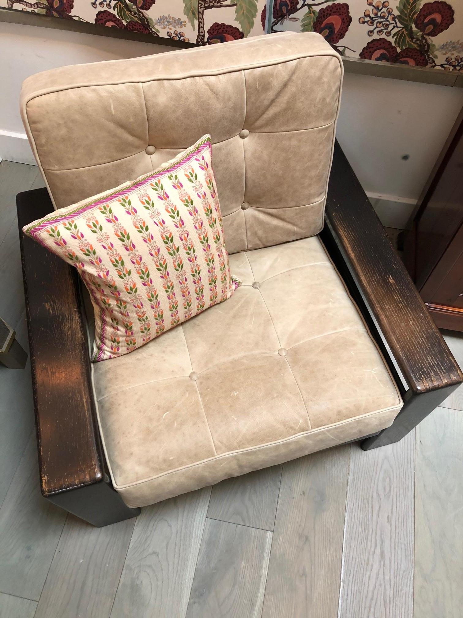 Pair of Vintage Leather and Wood Lounge Chairs In Good Condition For Sale In West Hollywood, CA