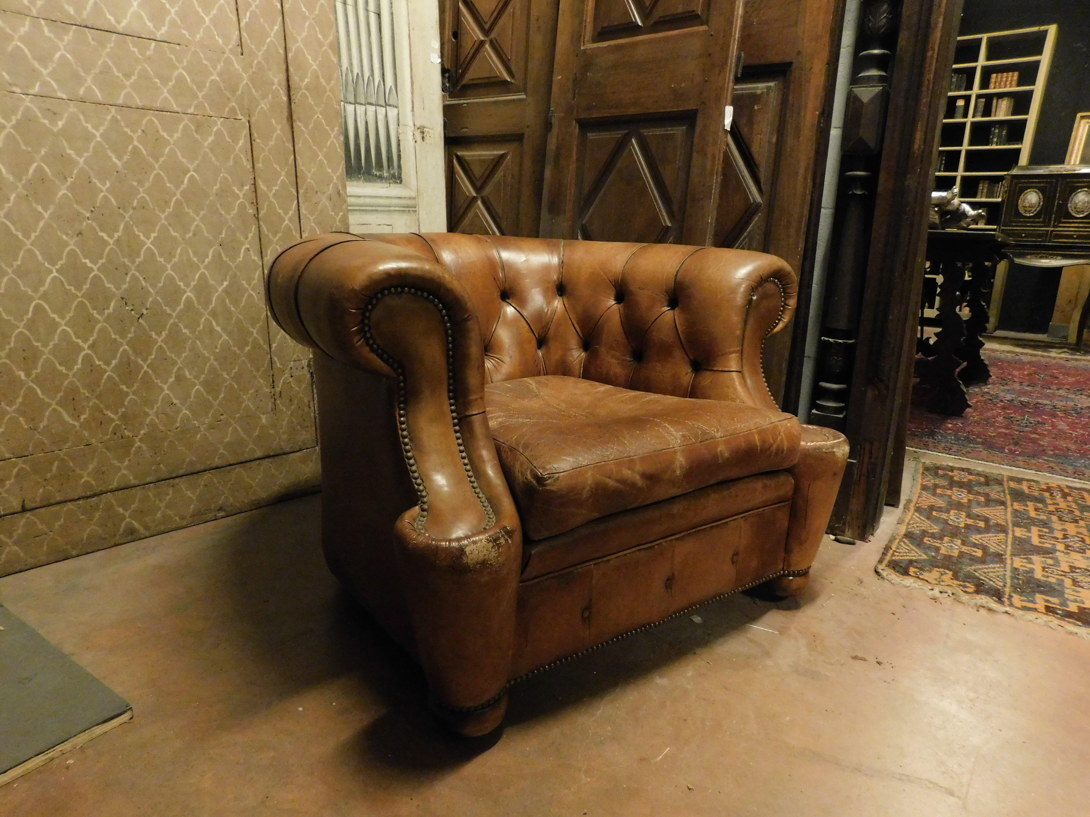 20th Century vintage leather armchair, chesterfield type, 1900s Italy For Sale