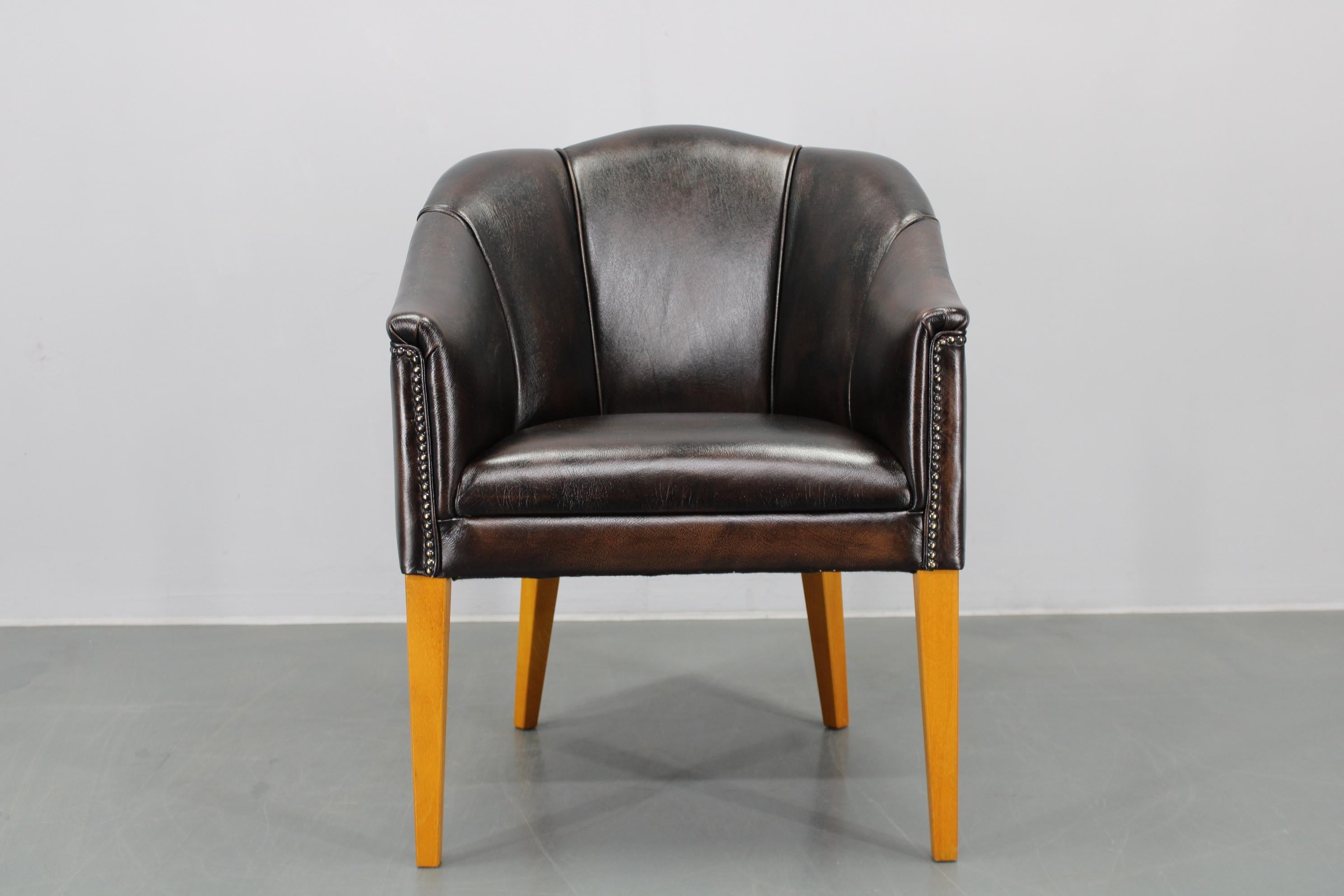  - Very good condition with minor signs of use
 - Profesionally reupholstered some time ago