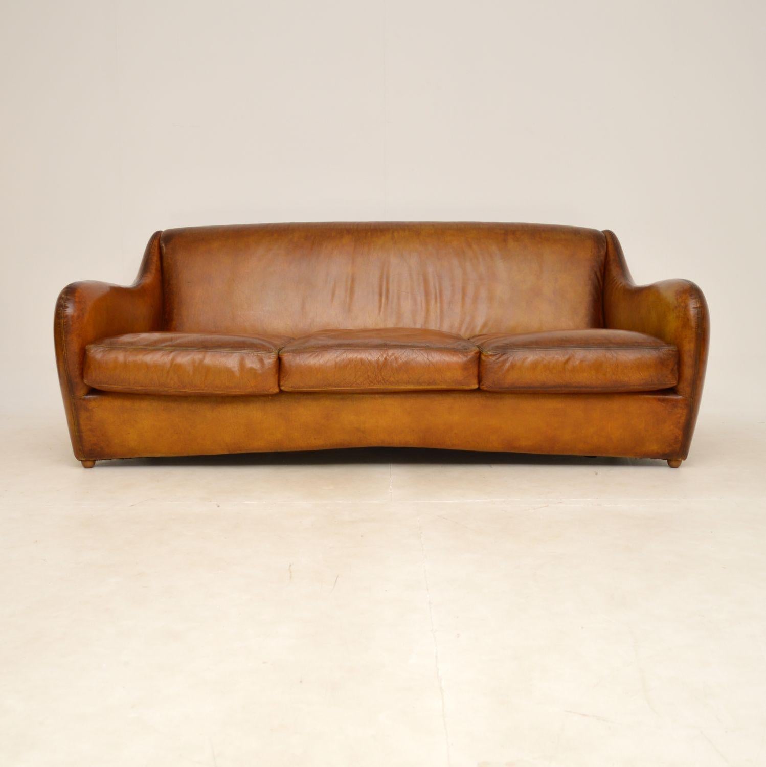 A stunning and iconic vintage leather sofa, this is the ‘Balzac’, designed by Matthew Hilton in 1991 for SCS. This was made in England, it is around 20-30 years old.

The quality is outstanding, this has an absolutely gorgeous design , it is