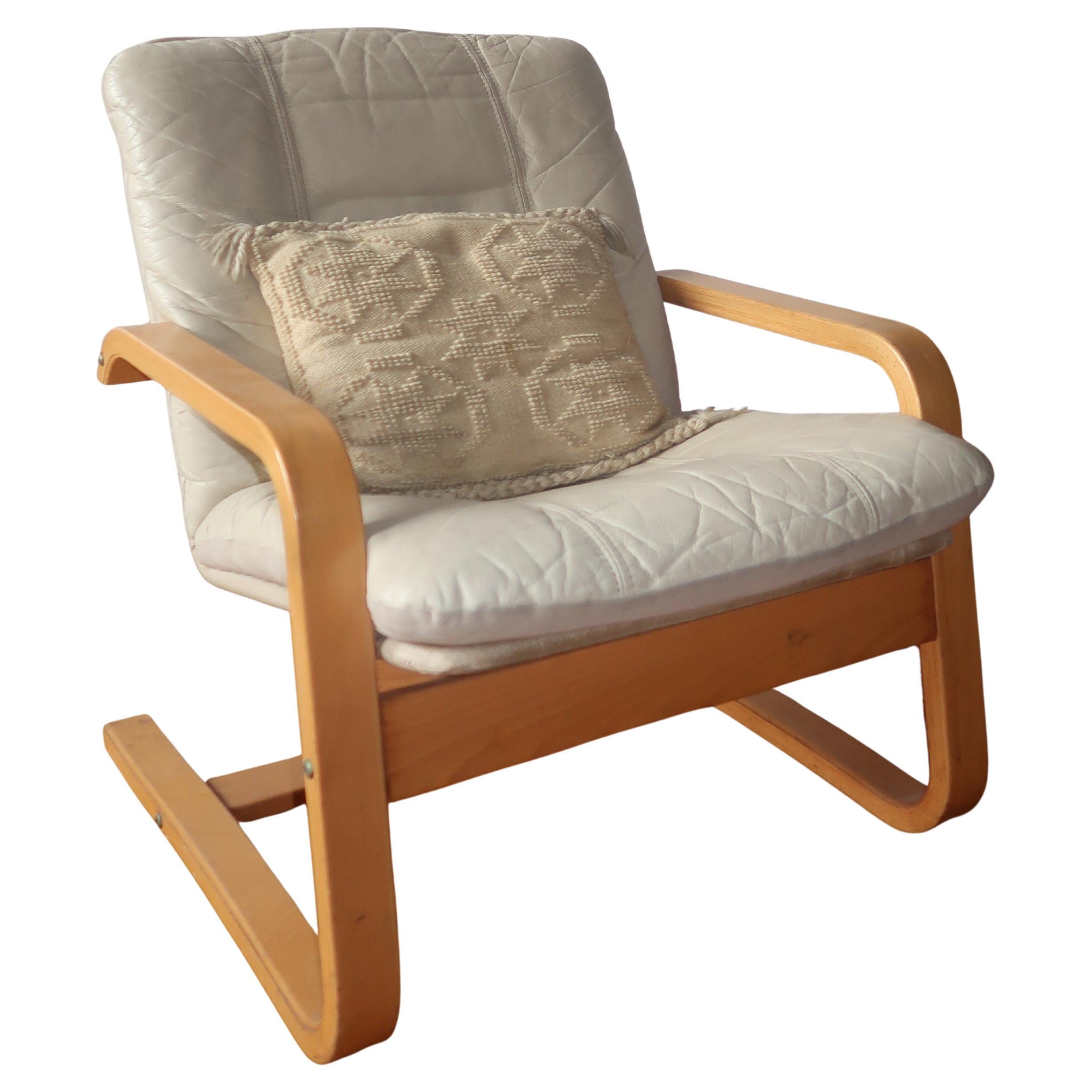 Chaise longue en bois courbé