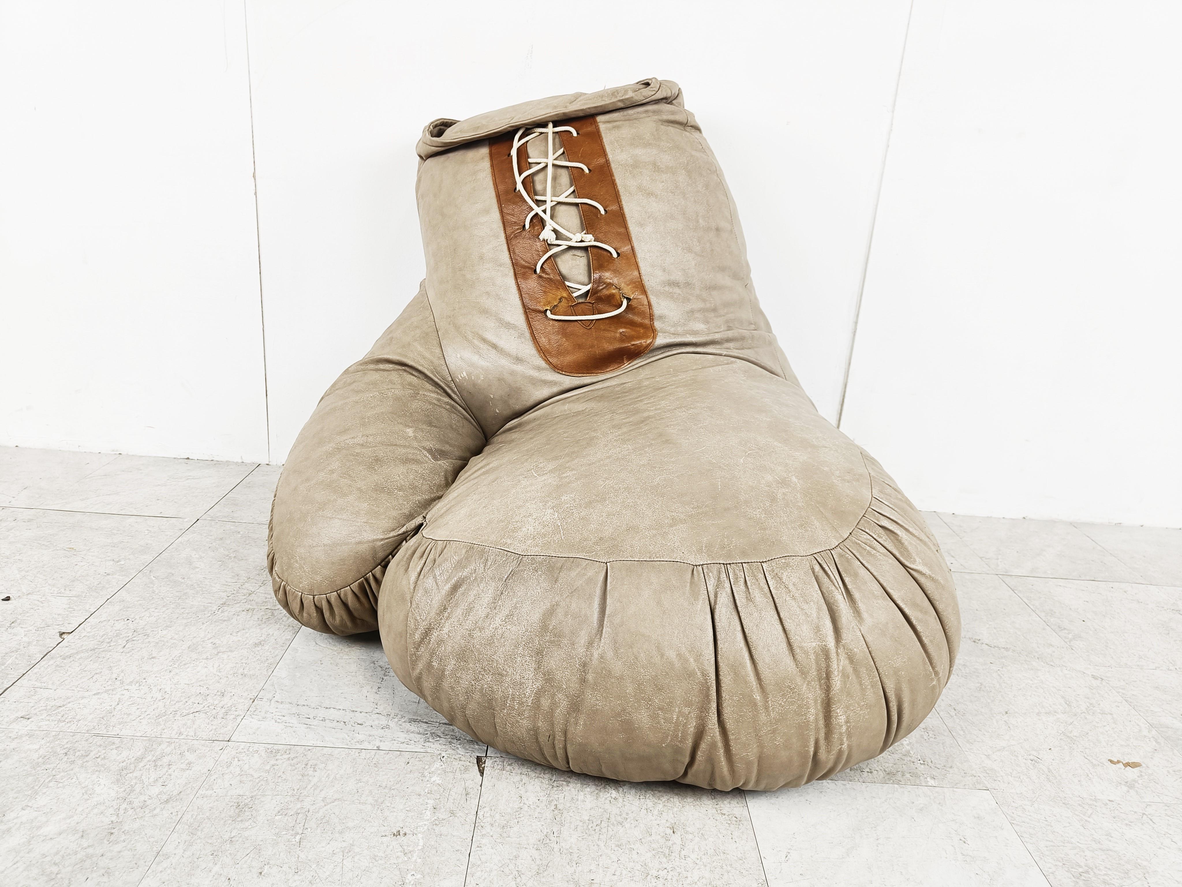 Vintage Leather Boxing Glove Lounge Chair, 1970s In Good Condition In Leuven, Vlaams Gewest