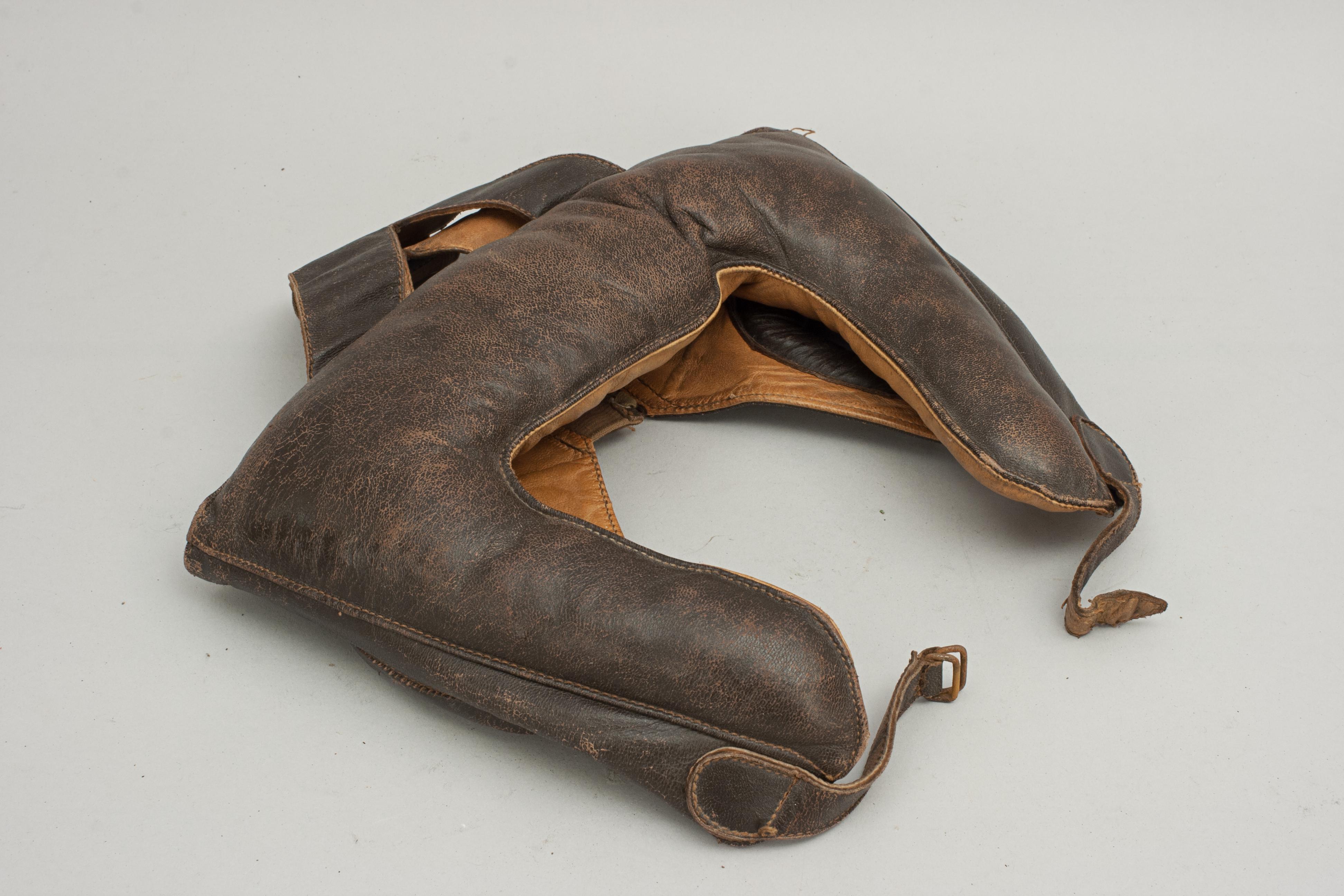 Vintage Leather Boxing Head Guard In Good Condition In Oxfordshire, GB