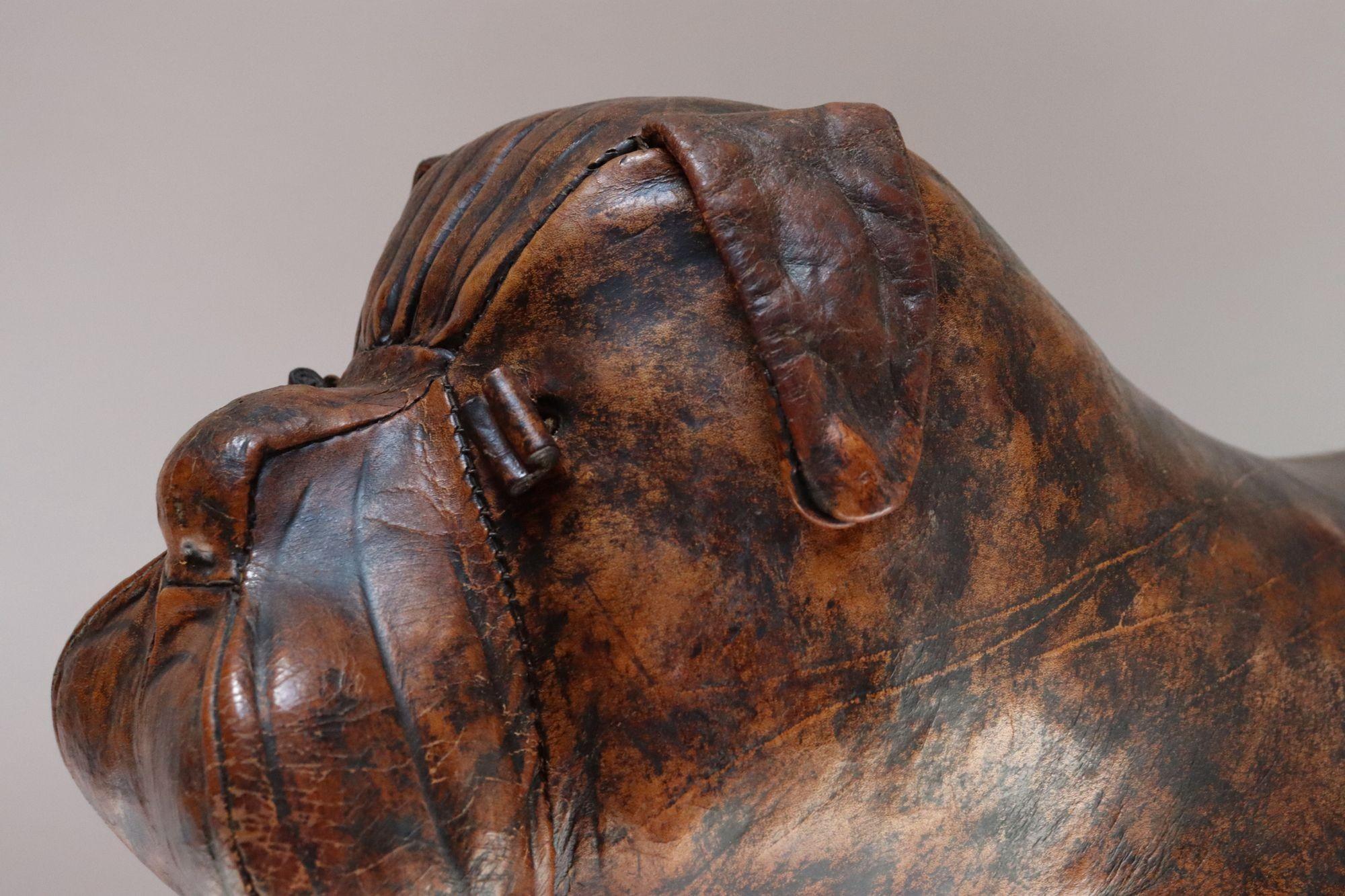 Tabouret Bulldog en cuir vintage par Dimitri Omersa pour Abercrombie & Fitch en vente 8