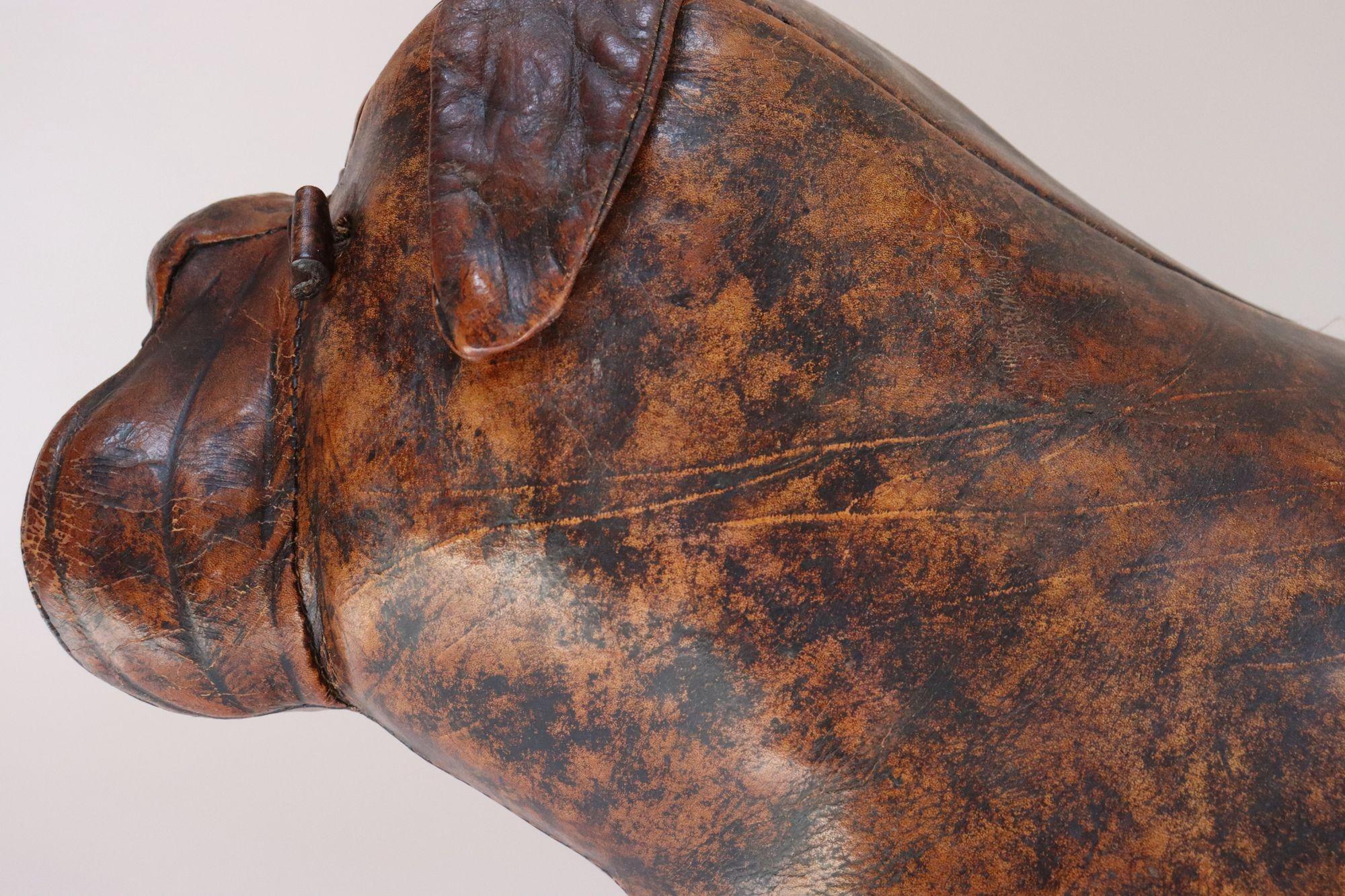 Tabouret Bulldog en cuir vintage par Dimitri Omersa pour Abercrombie & Fitch en vente 10