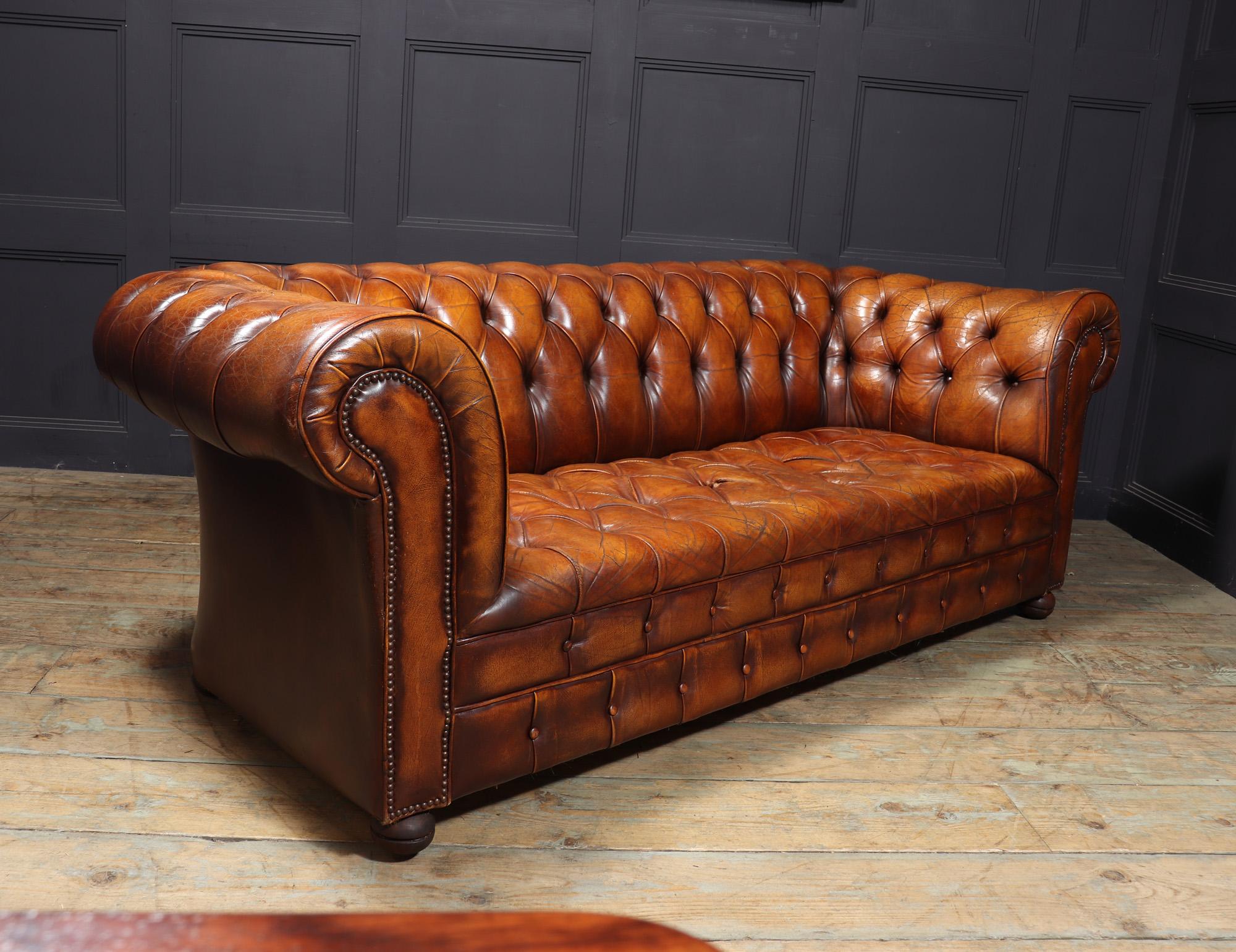 Vintage Leather Buttoned Chesterfield Sofa 7