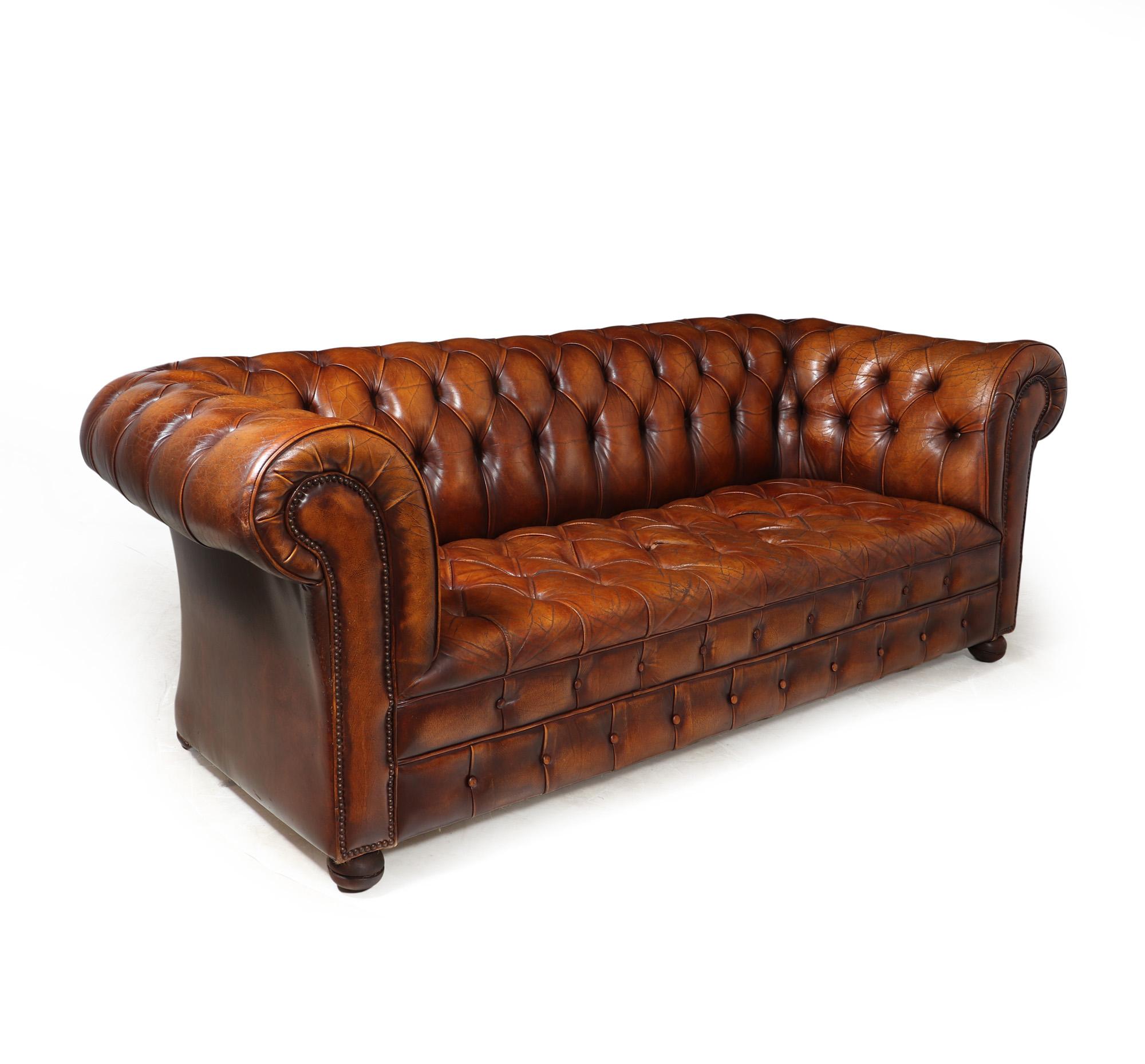 Vintage Leather Buttoned Chesterfield Sofa 12