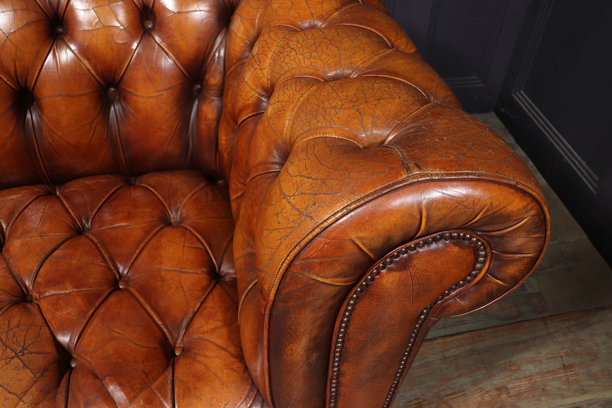 Vintage Leather Buttoned Chesterfield Sofa 1