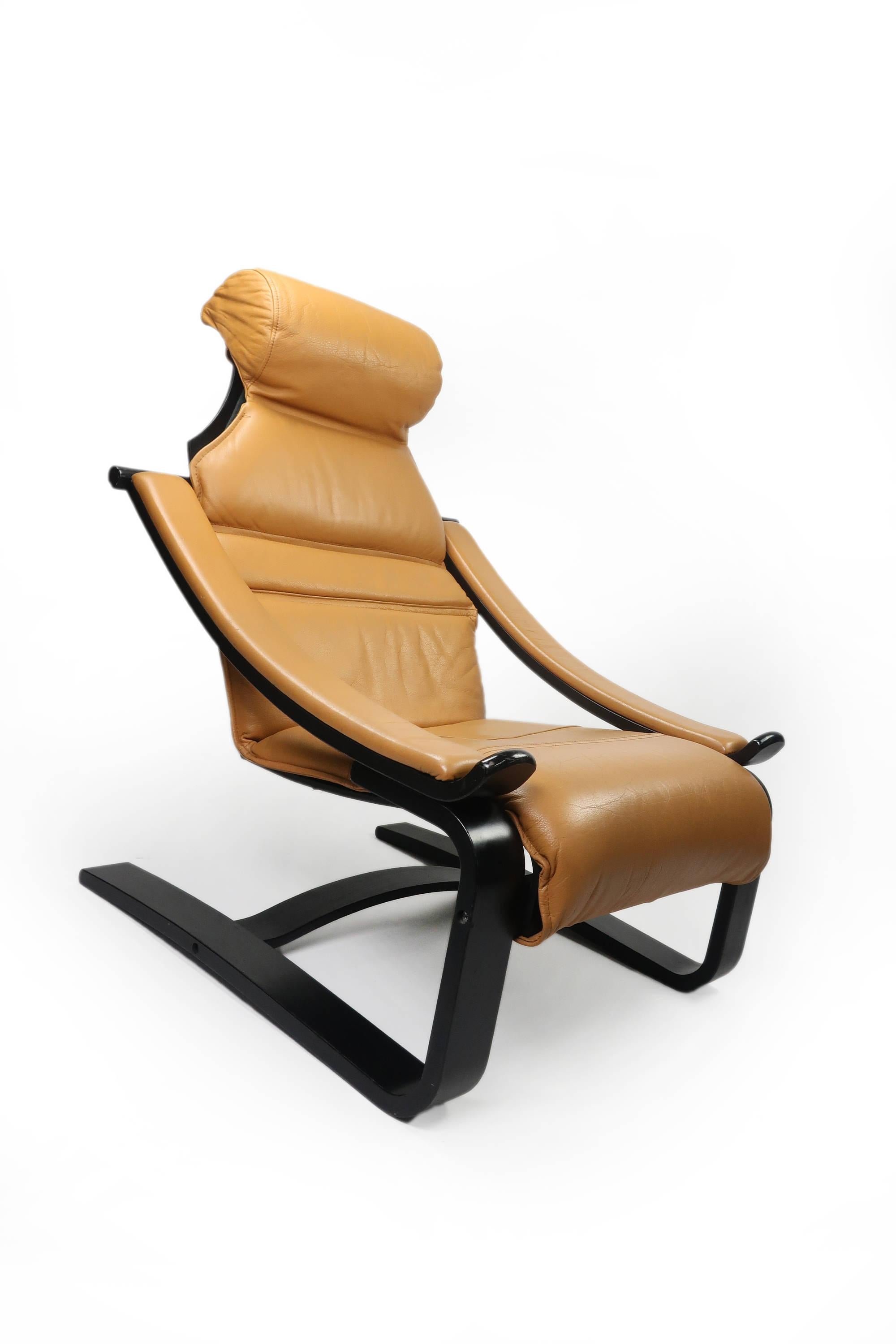 Scandinavian Modern Vintage Leather Cantilevered Lounge Chair by Scanform