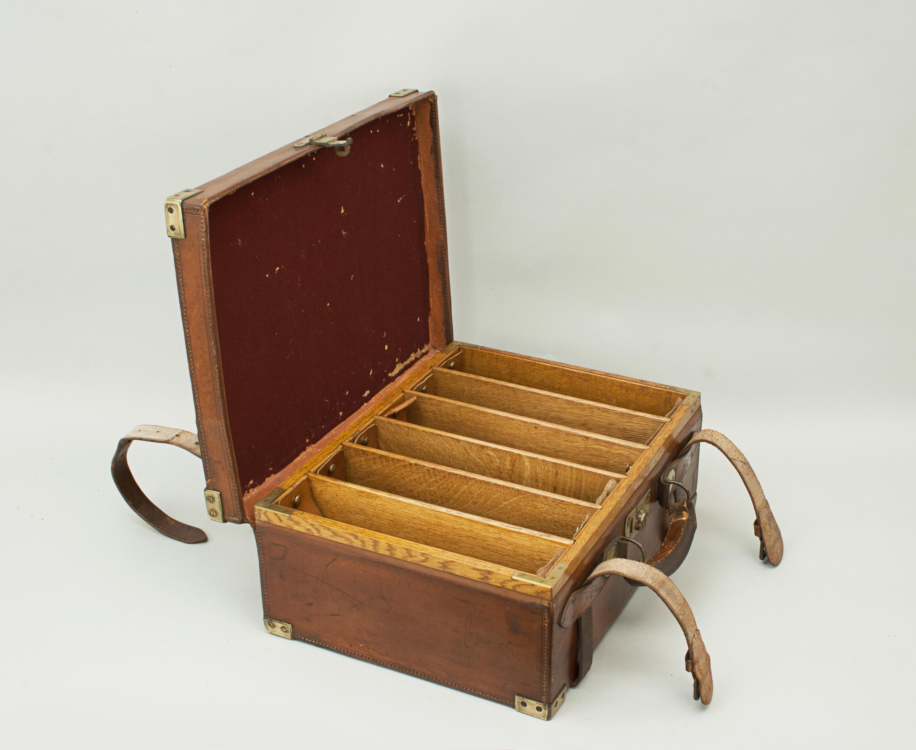 Vintage Leather Cartridge Magazine Case for 300 Cartriges, 12 Bore In Good Condition In Oxfordshire, GB
