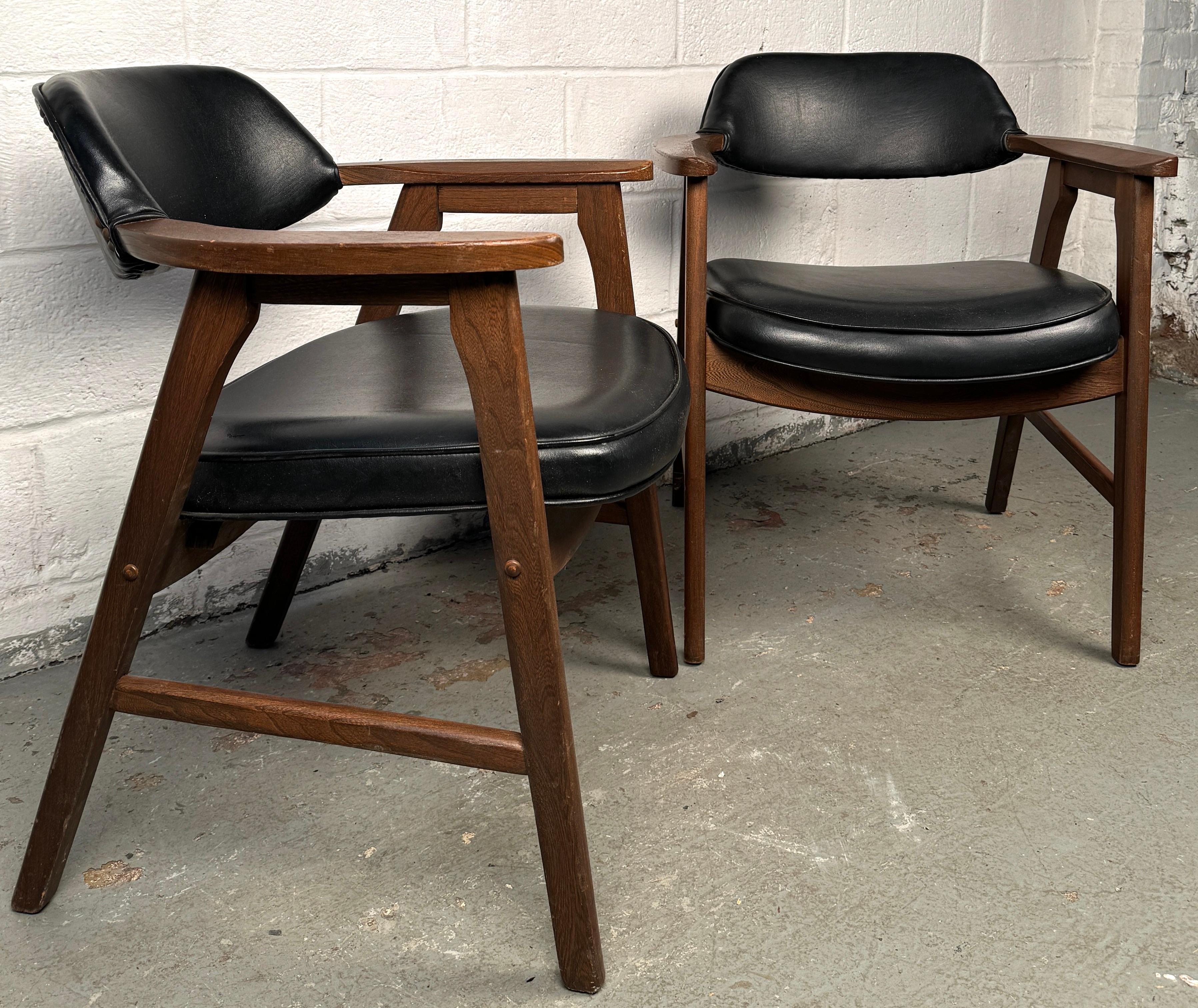 Vintage Leather Chairs By Murphy Miller For Kroehler Furniture In Good Condition For Sale In Brooklyn, NY