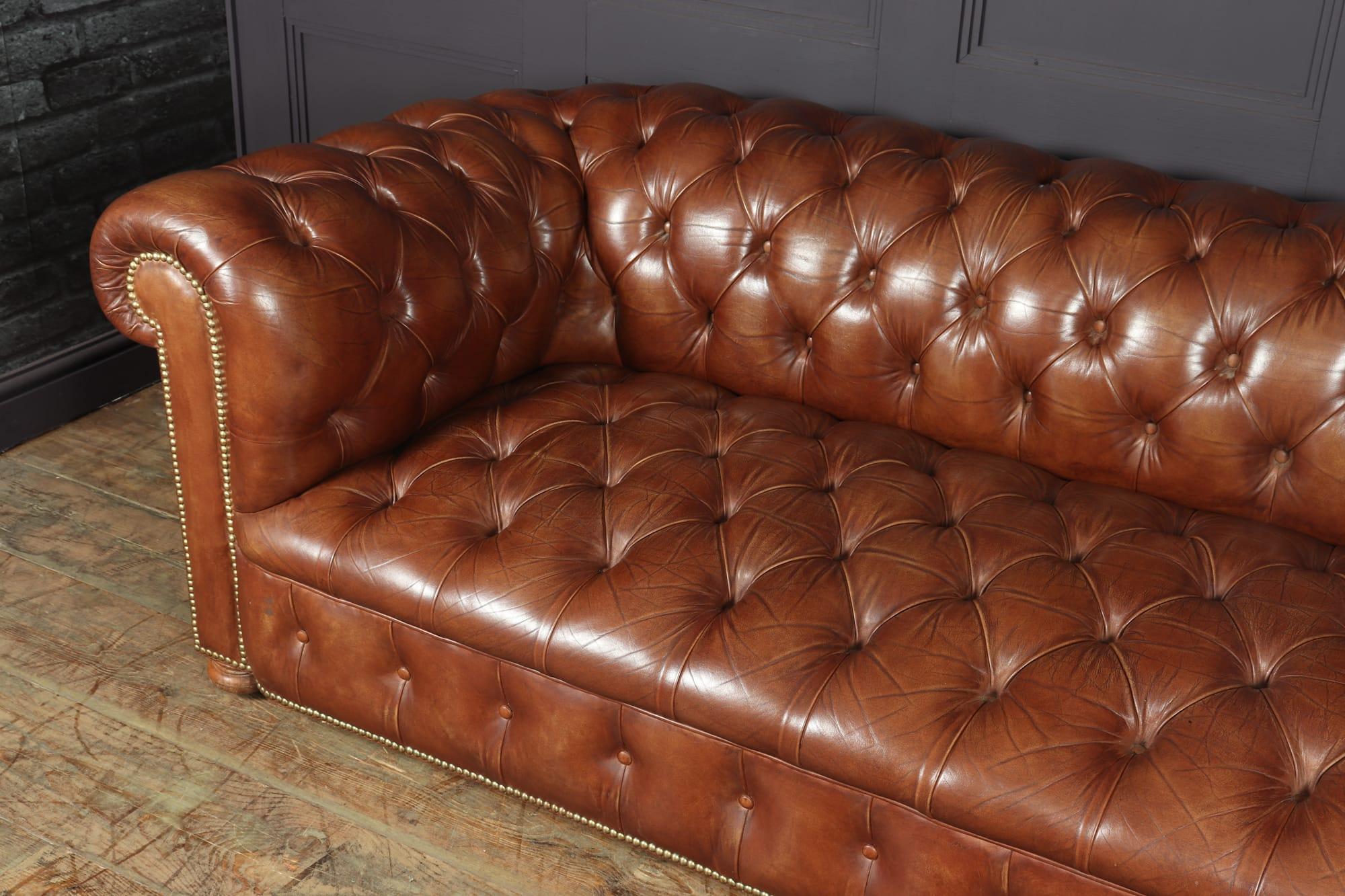 Vintage Leather Chesterfield Sofa 4 seat In Good Condition In Paddock Wood Tonbridge, GB