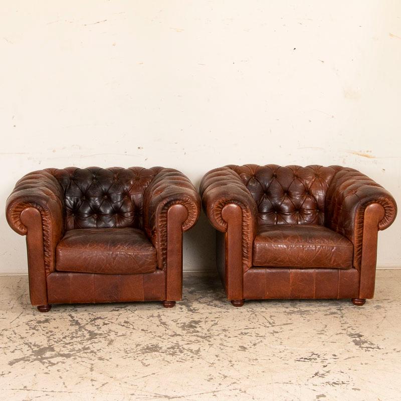Vintage Leather Chesterfield Sofa and Club Chairs, Set of 3 In Good Condition In Round Top, TX