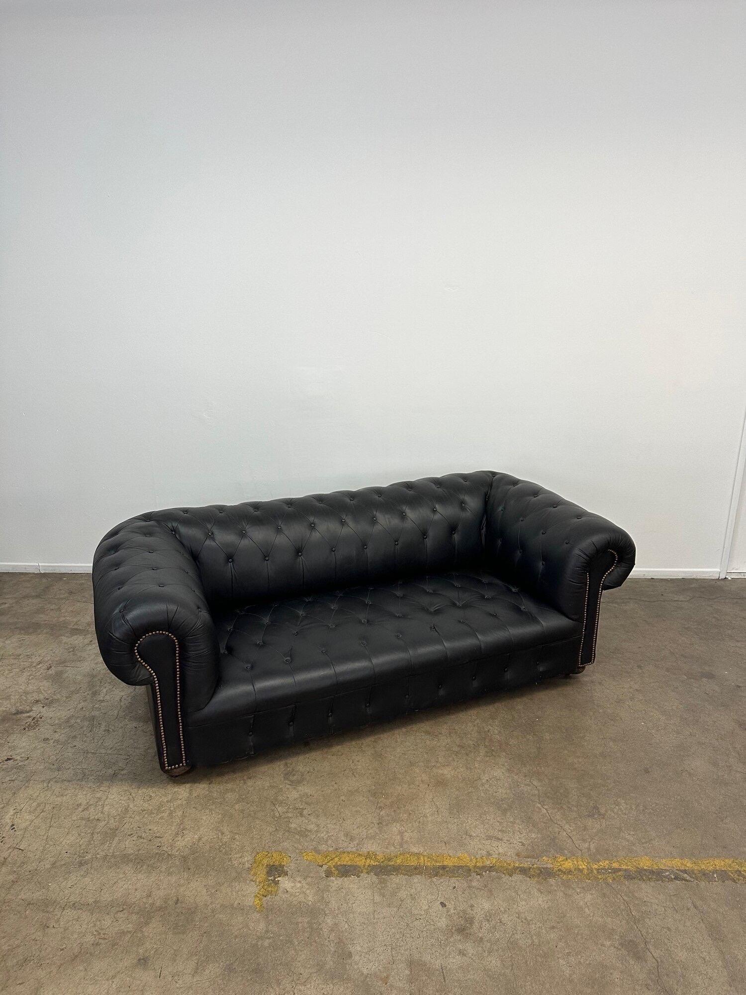Vintage Leather Chesterfield Sofa In Good Condition In Los Angeles, CA