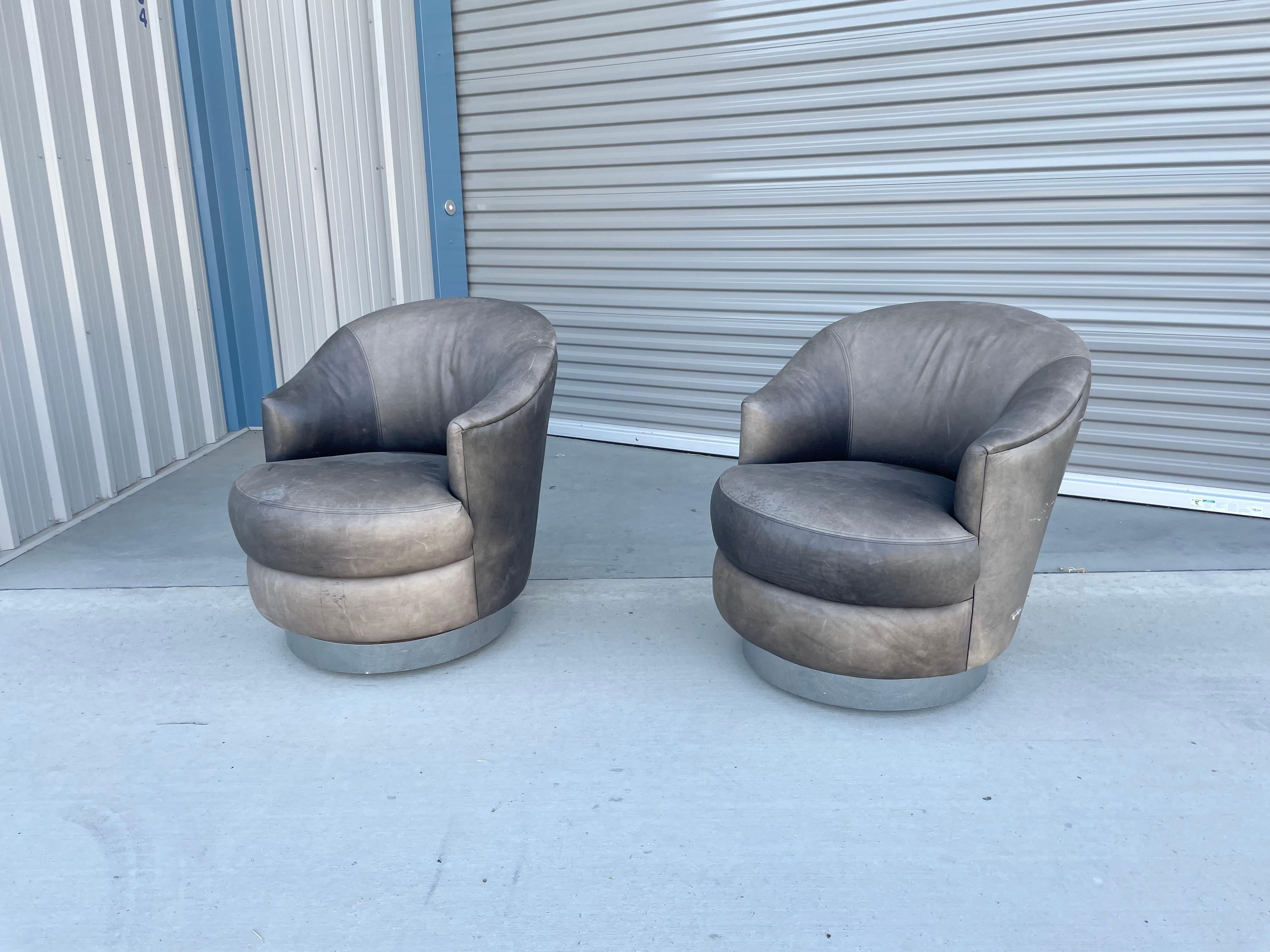 Vintage Leather Chrome Swivel Chairs by J Robert Scott In Good Condition For Sale In North Hollywood, CA
