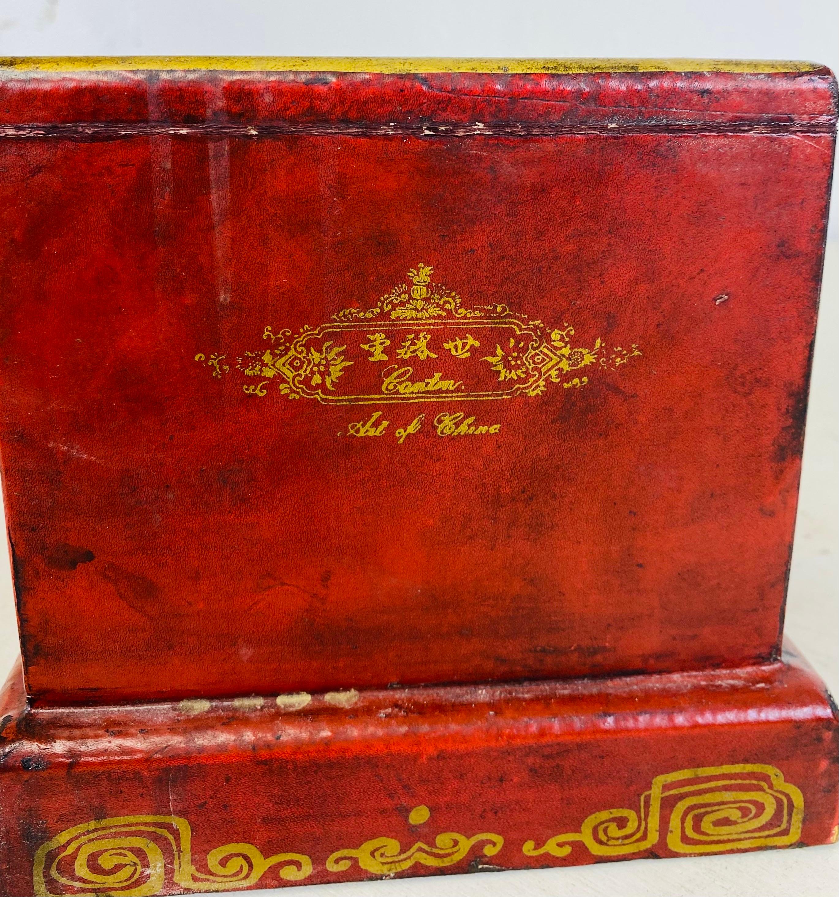 Vintage leather clad hand painted Chinese dresser box. For Sale 1