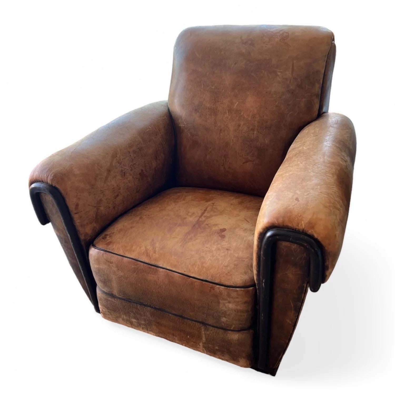 Vintage Leather Club Chair In Good Condition In Los Angeles, CA