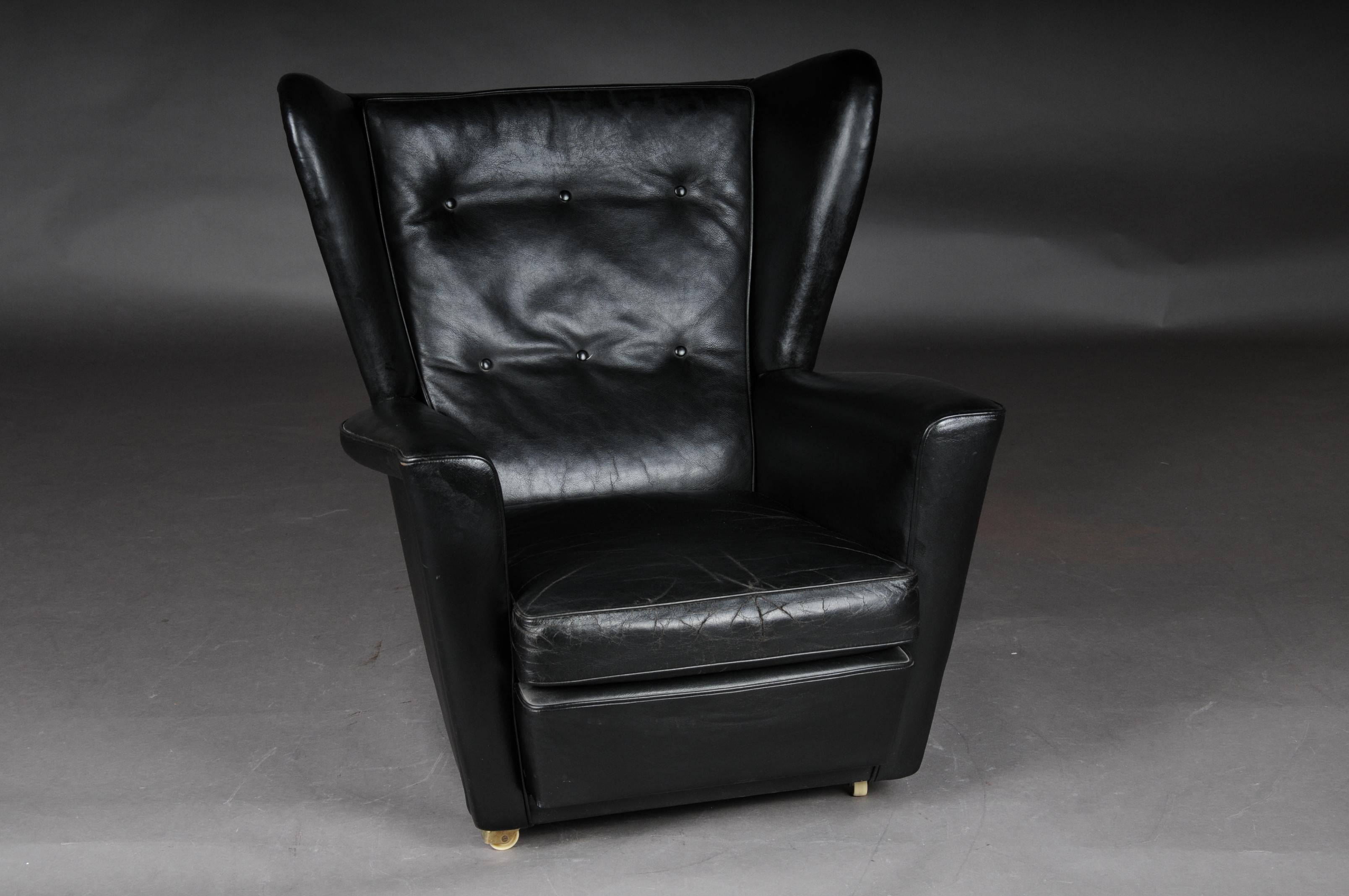 Vintage Leather Club Chair, Upholstered 1960s-1970s, England-London For Sale 7