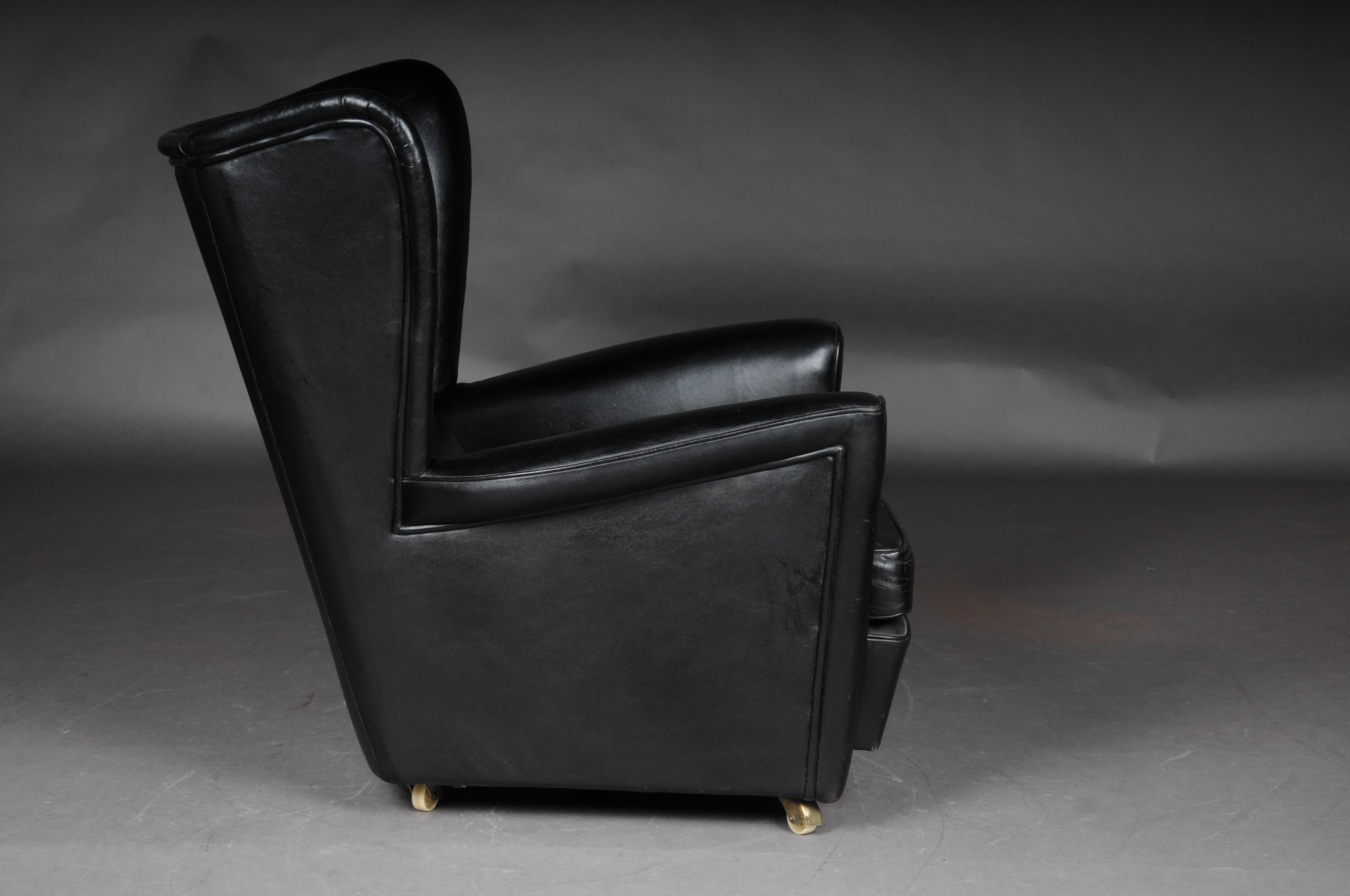 English Vintage Leather Club Chair, Upholstered 1960s-1970s, England-London For Sale