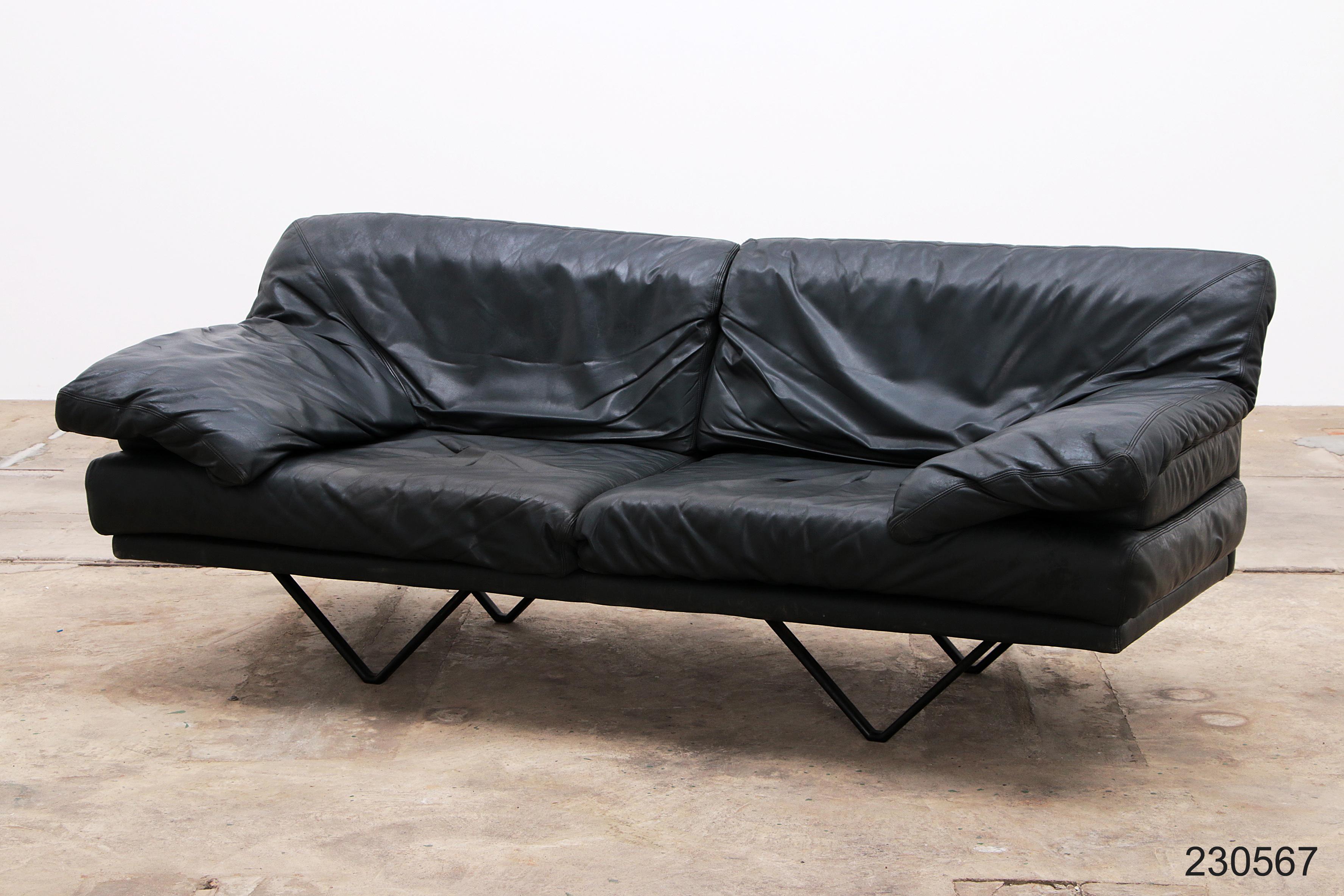 Vintage Leather Cornelius Sofa Anthracite with Metal Base  For Sale 10