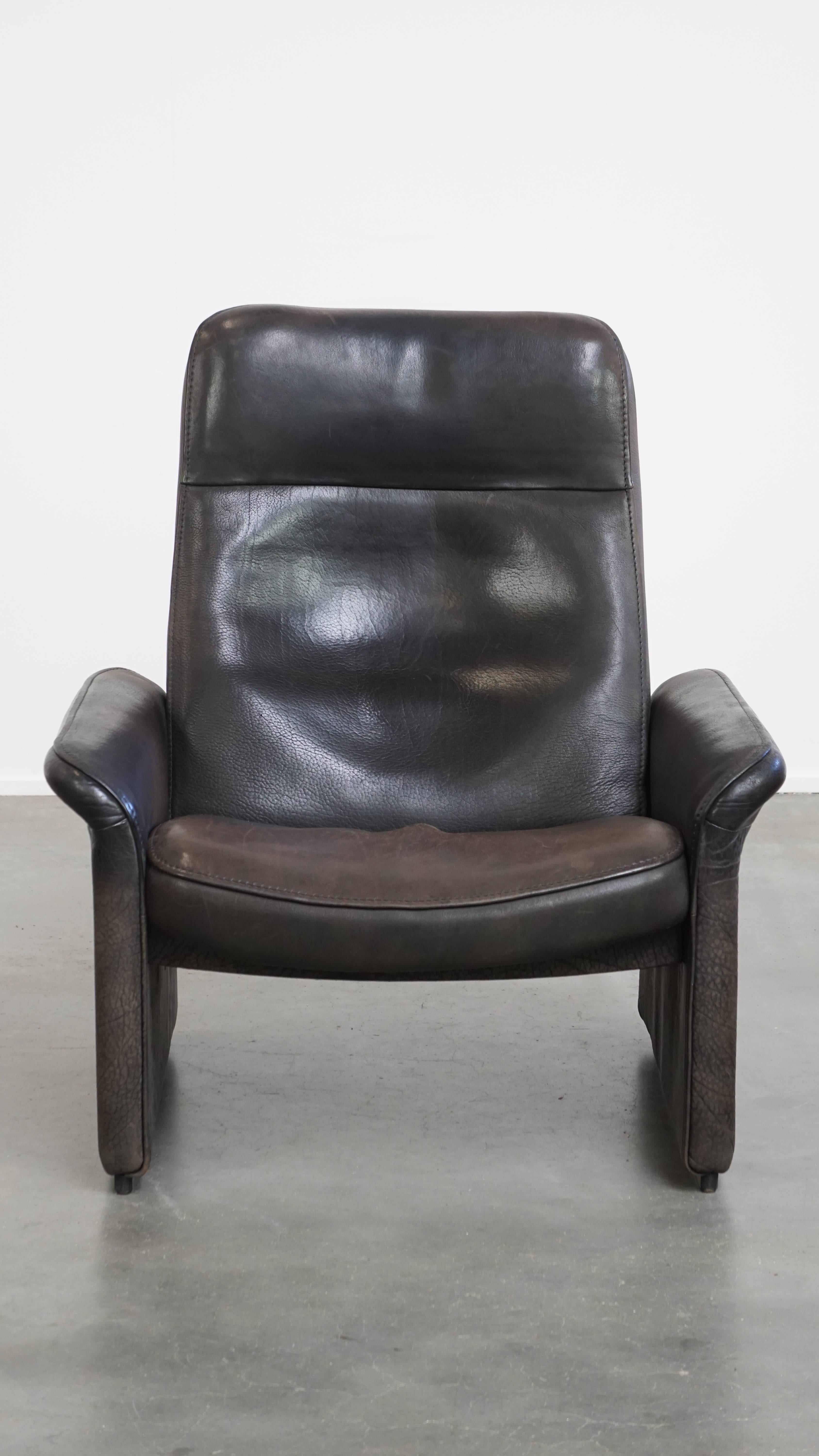 Proposé ici  Ce fauteuil suisse en cuir vintage des années 1970 de la marque bien-aimée De Sede, modèle DS50.

Ce classique au design intemporel de la grande marque suisse De Sede s'intègre parfaitement dans les intérieurs modernes et classiques.
Il