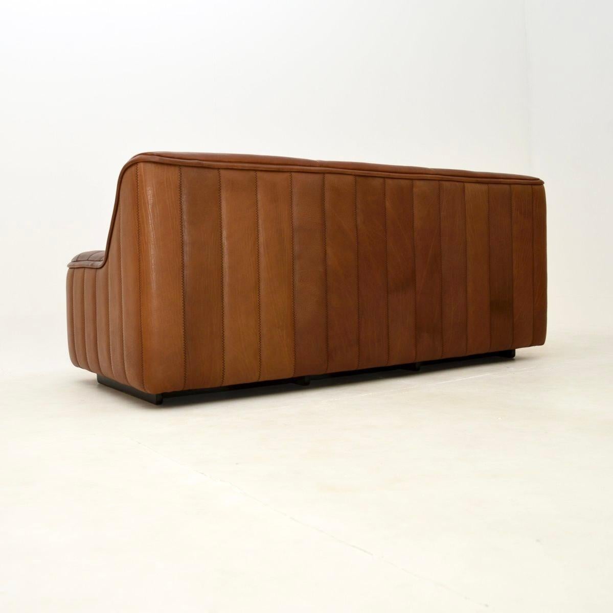 Vintage Leather DS 84 Sofa by De Sede In Good Condition In London, GB