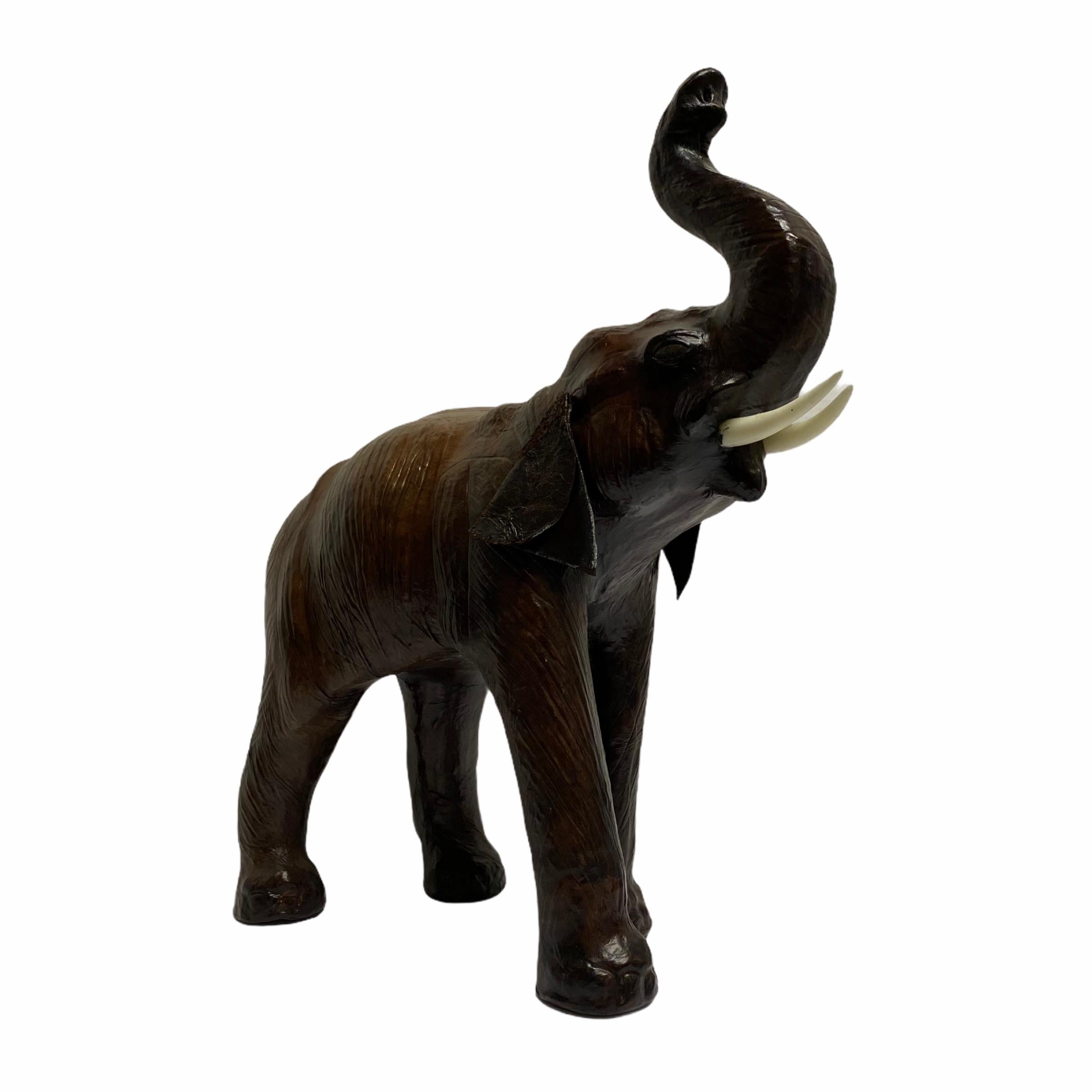 Elefantenfigur aus Leder (amerikanisch) im Angebot
