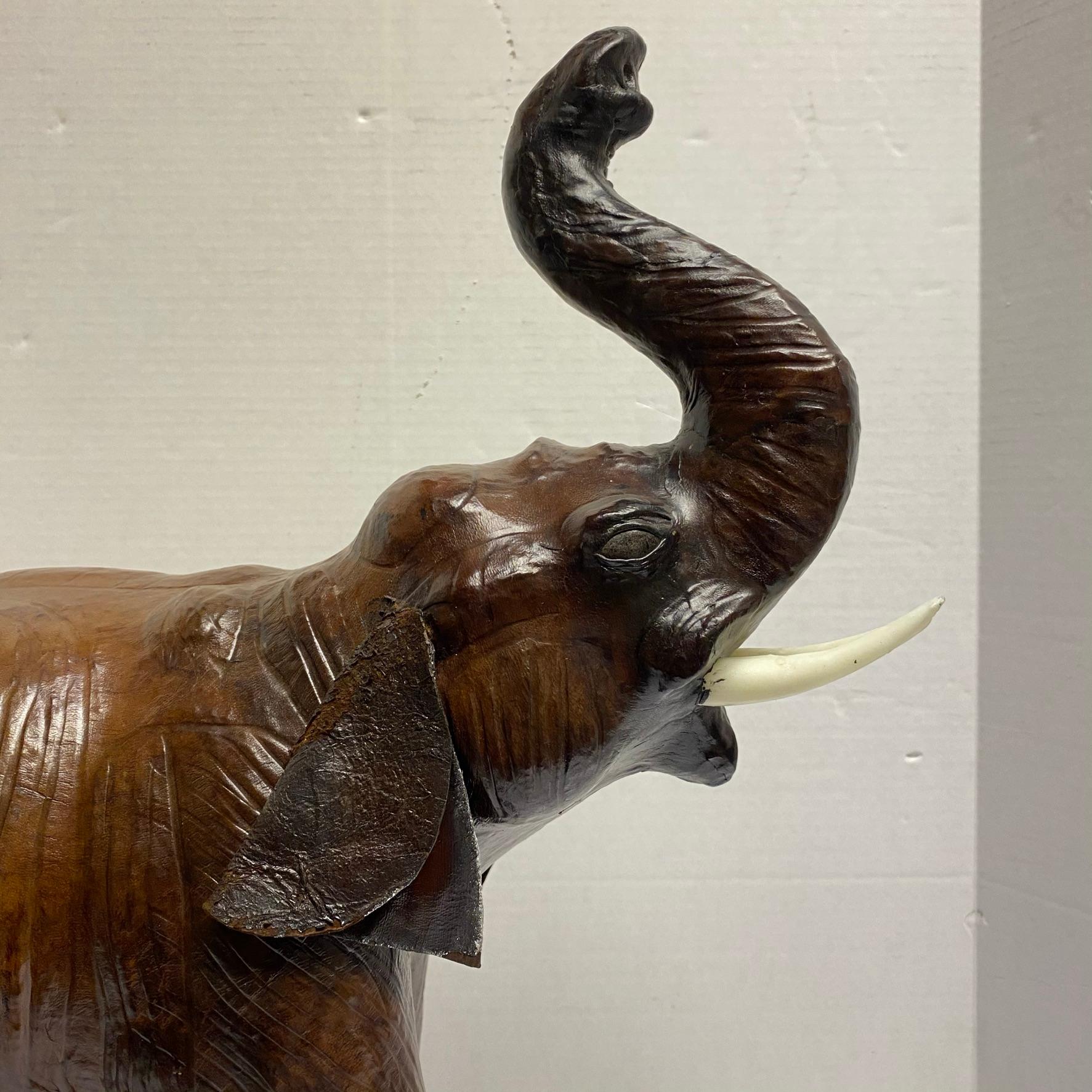Vintage Leather Elephant Figure In Good Condition For Sale In New York, NY