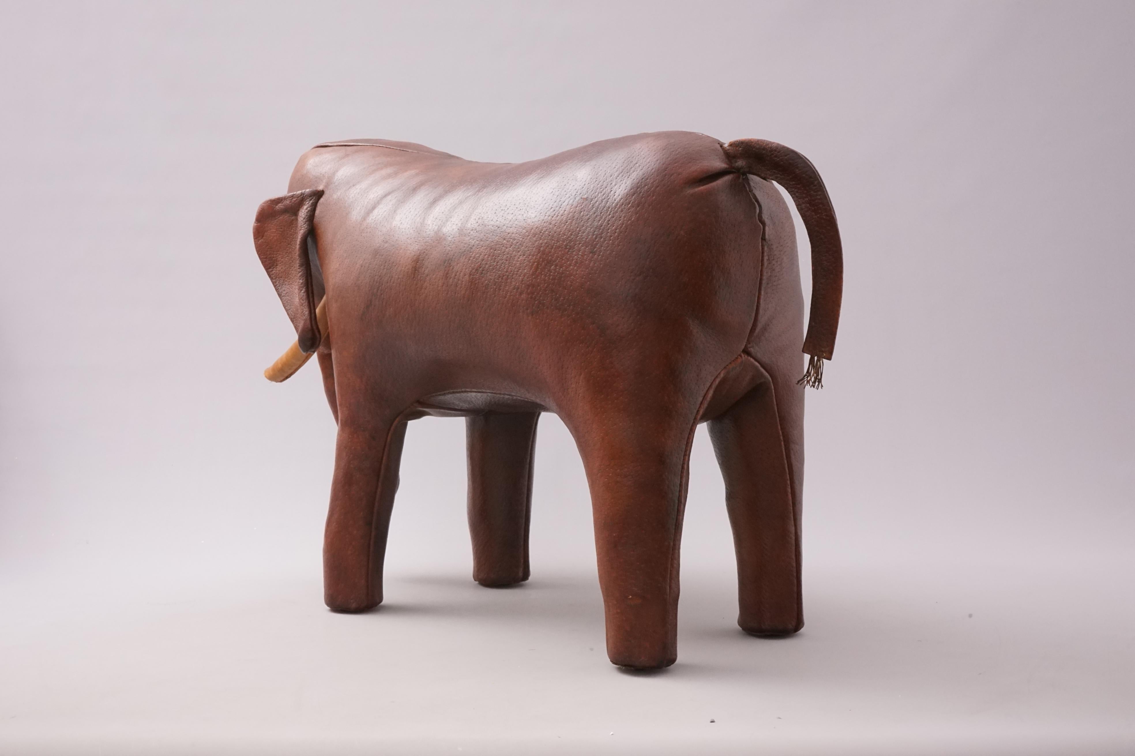 Vintage-Hocker aus Leder mit Elefanten-/Fuß von Dimitri Omersa (Spanisch) im Angebot