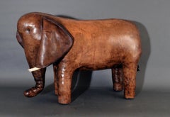 Pouf éléphant en cuir vintage:: Dimitri Omersa pour Abercrombie & Fitch
