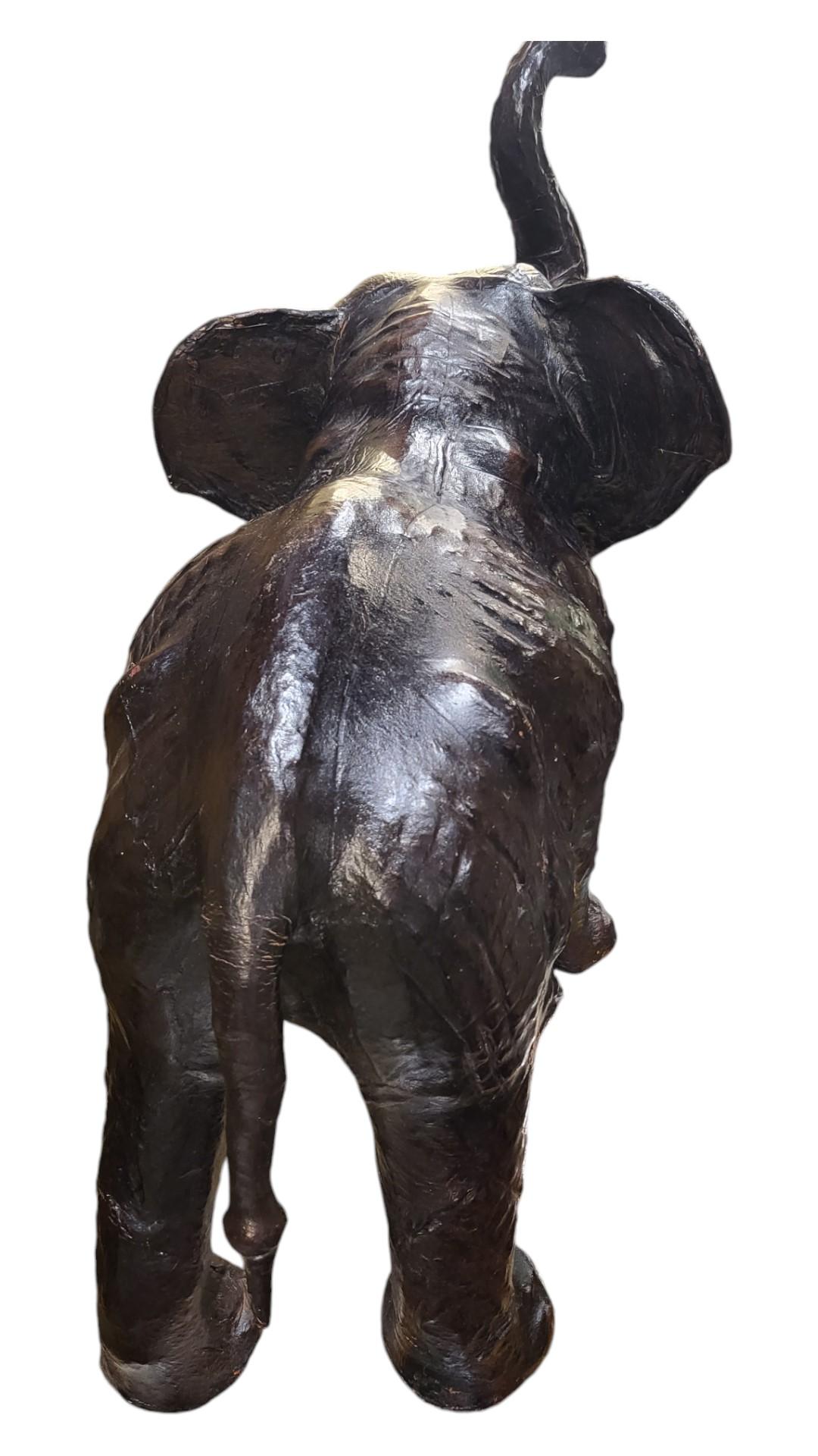 Mid-Century moderno Elefante in pelle vintage in vendita