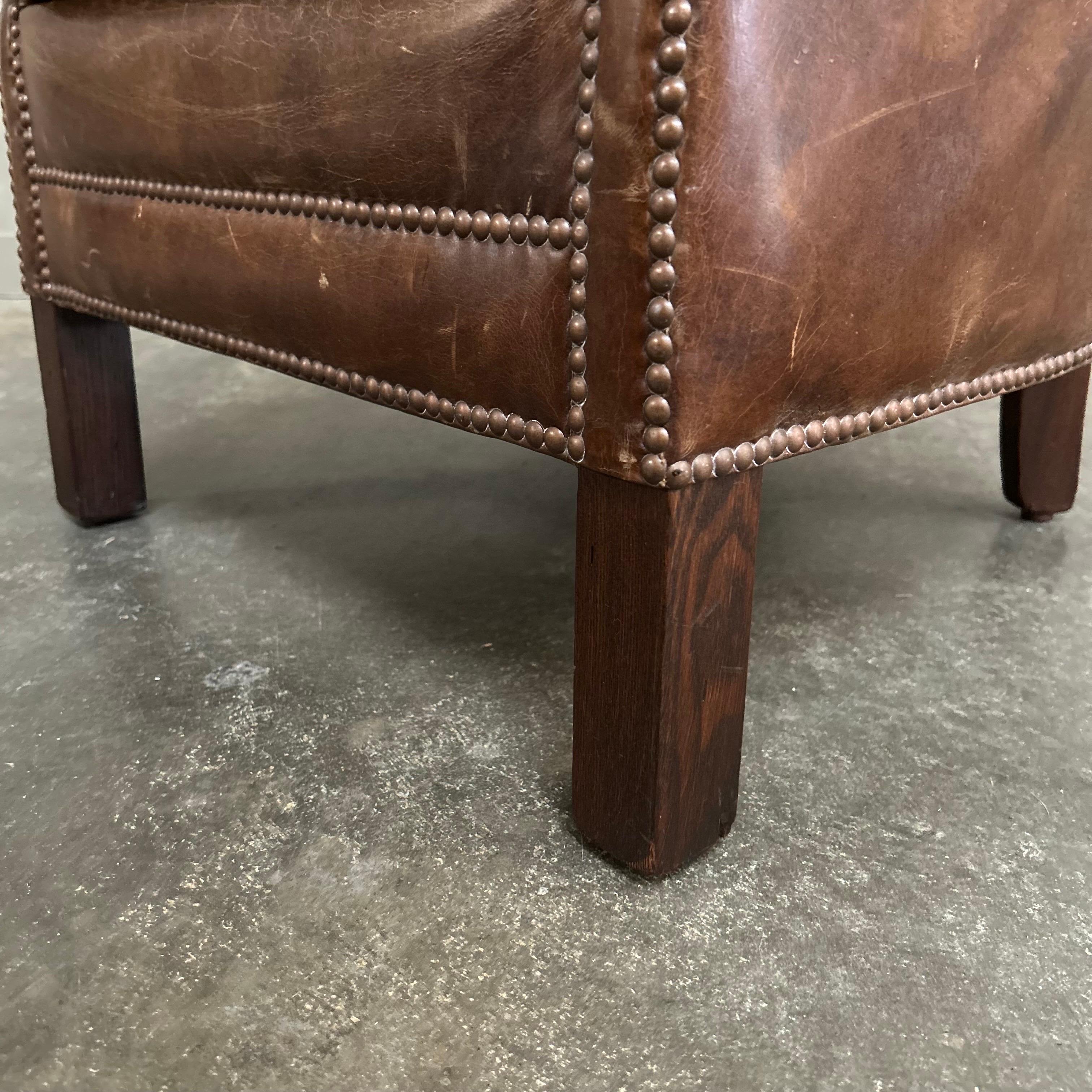 Vintage leather English wing chair For Sale 5