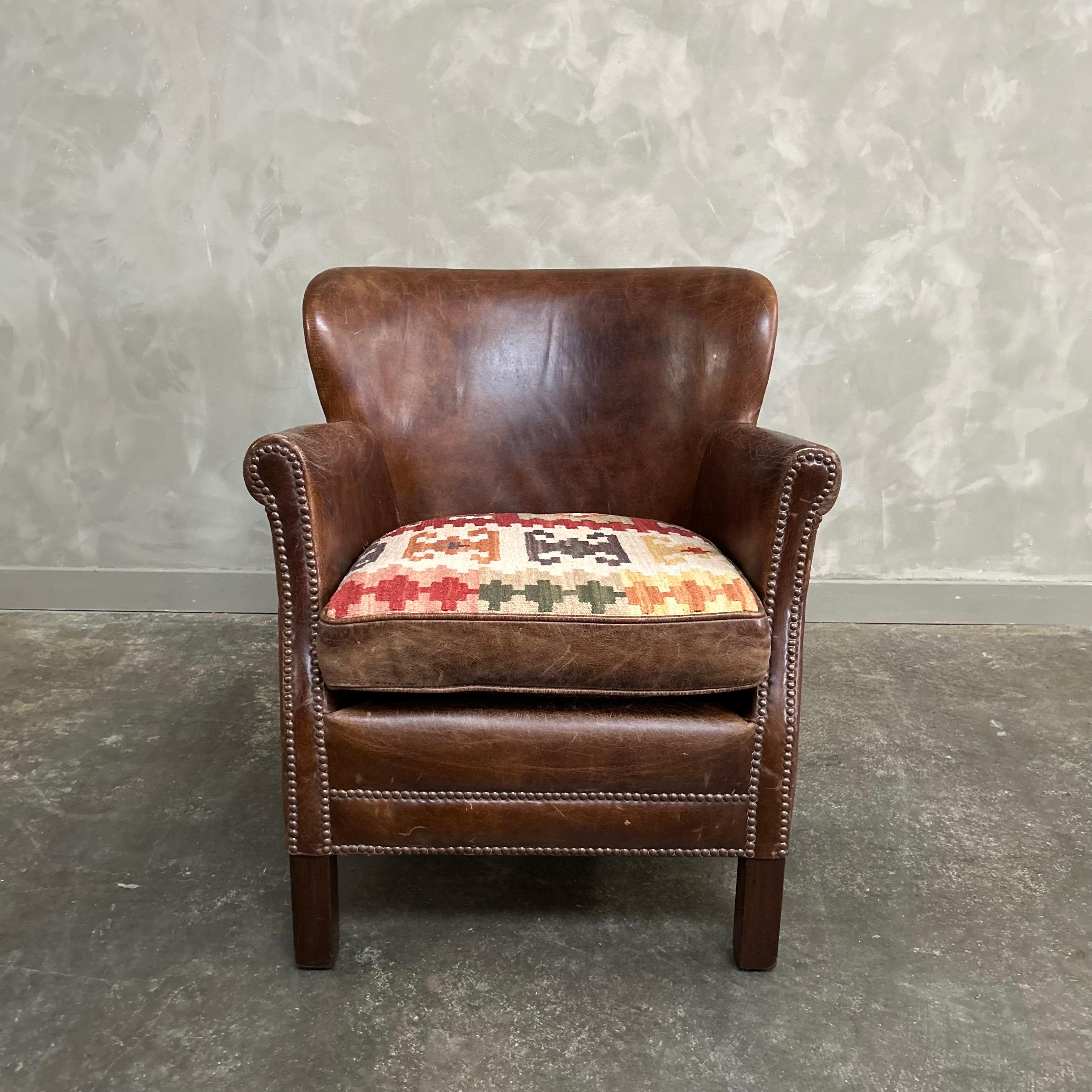 Vintage leather English wing chair For Sale 7