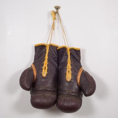 Vintage Leather Everlast Boxing Gloves, circa 1960s
