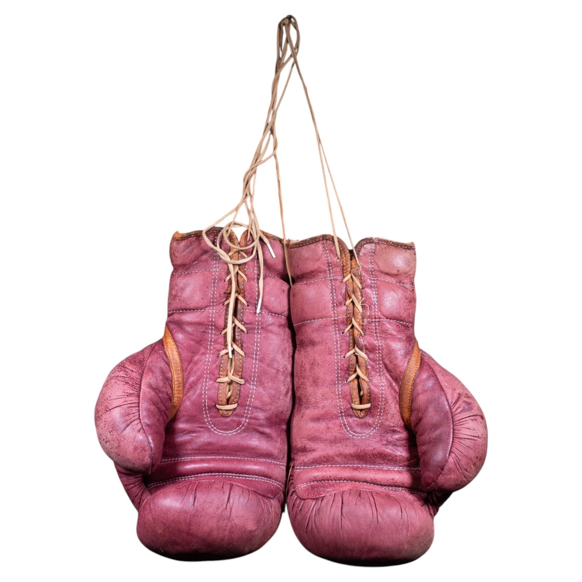 Vintage Leather Everlast Boxing Gloves, circa 1960s